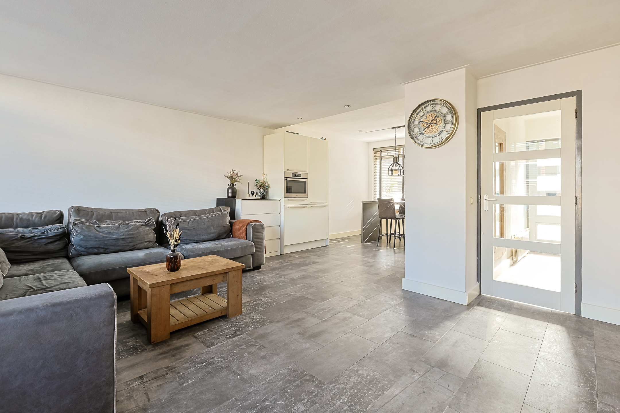 Eengezinswoning Tussenwoning Kastanjestraat 13, Alphen aan den Rijn