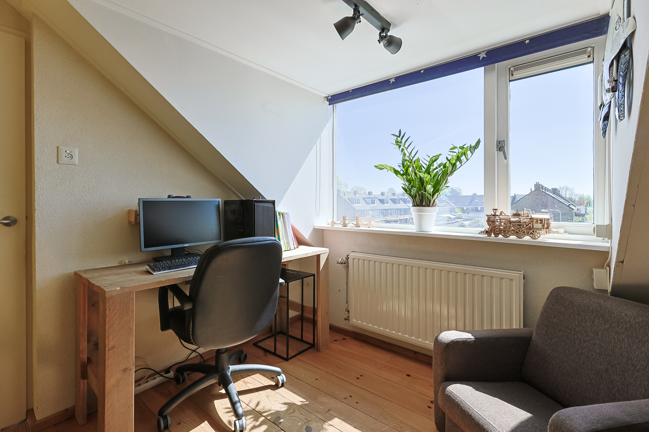 Eengezinswoning Hoekwoning Van Woudeweg 38, Woubrugge