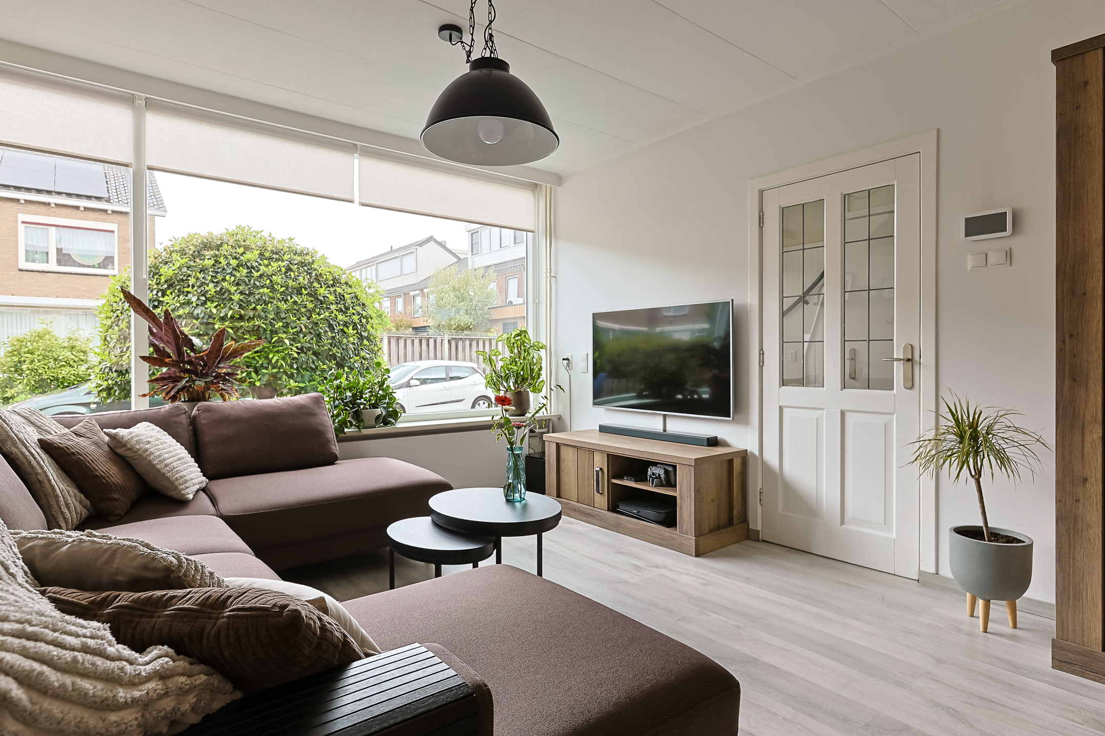Eengezinswoning Tussenwoning Barentszstraat 23, Alphen aan den Rijn