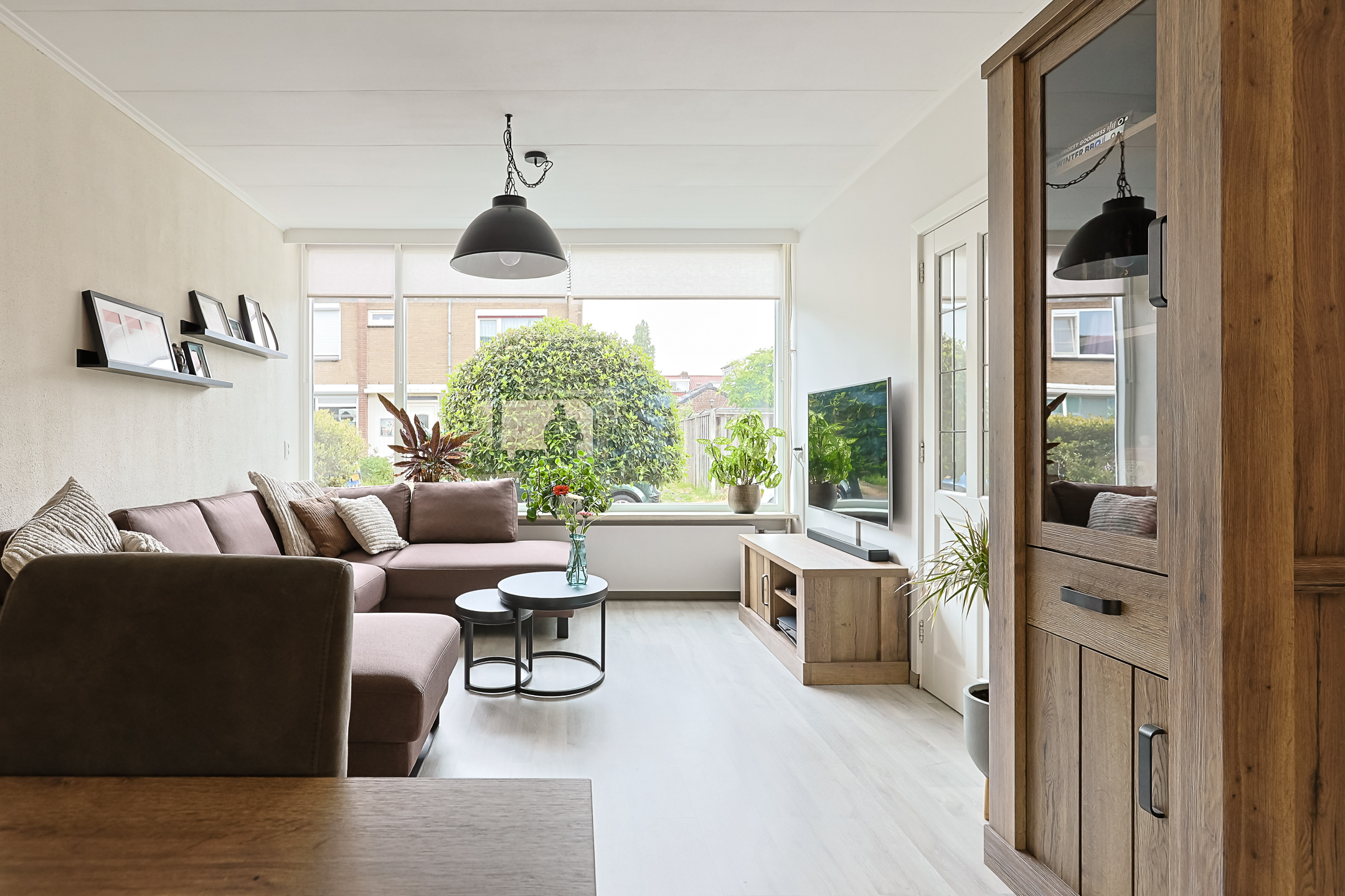Eengezinswoning Tussenwoning Barentszstraat 23, Alphen aan den Rijn