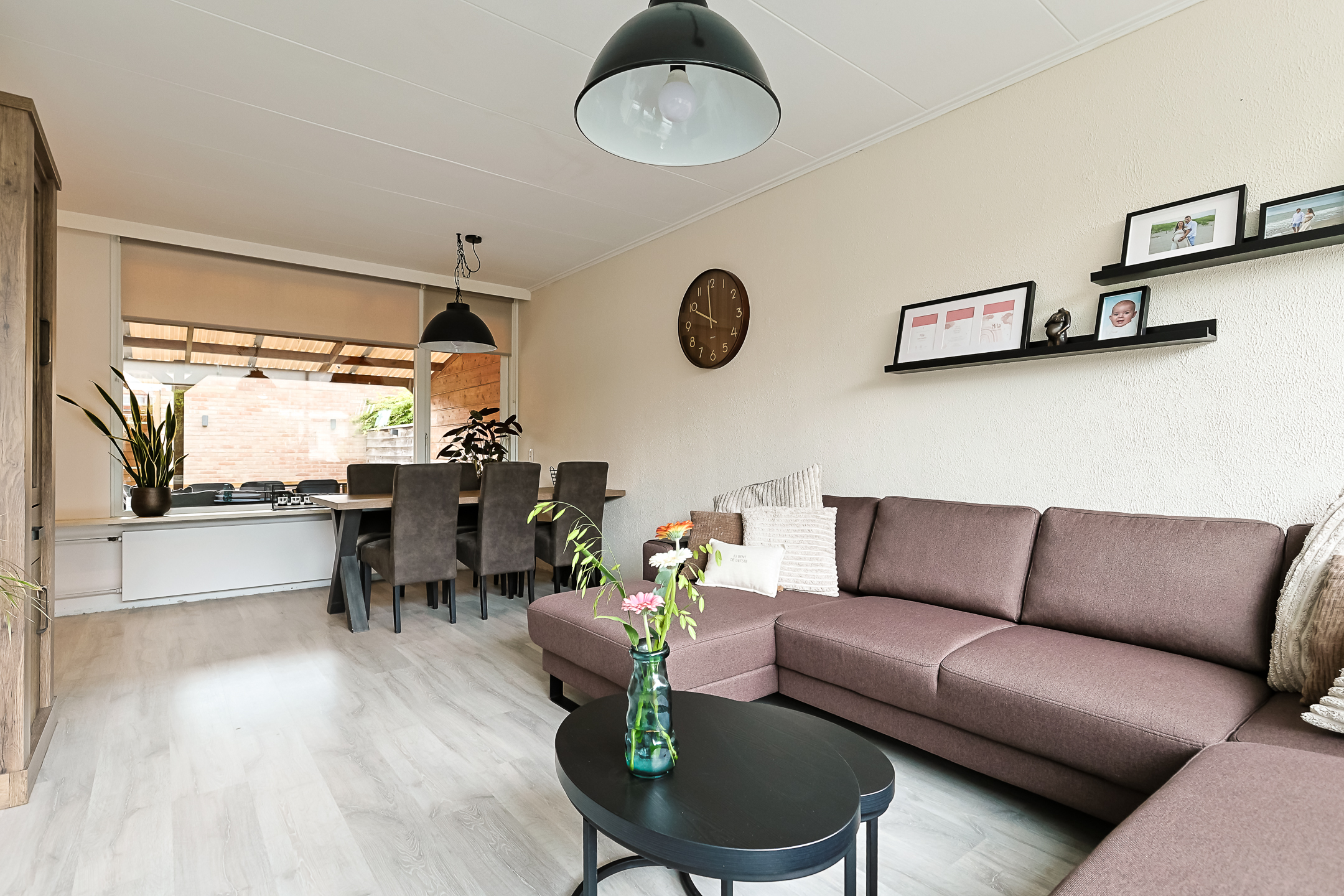 Eengezinswoning Tussenwoning Barentszstraat 23, Alphen aan den Rijn