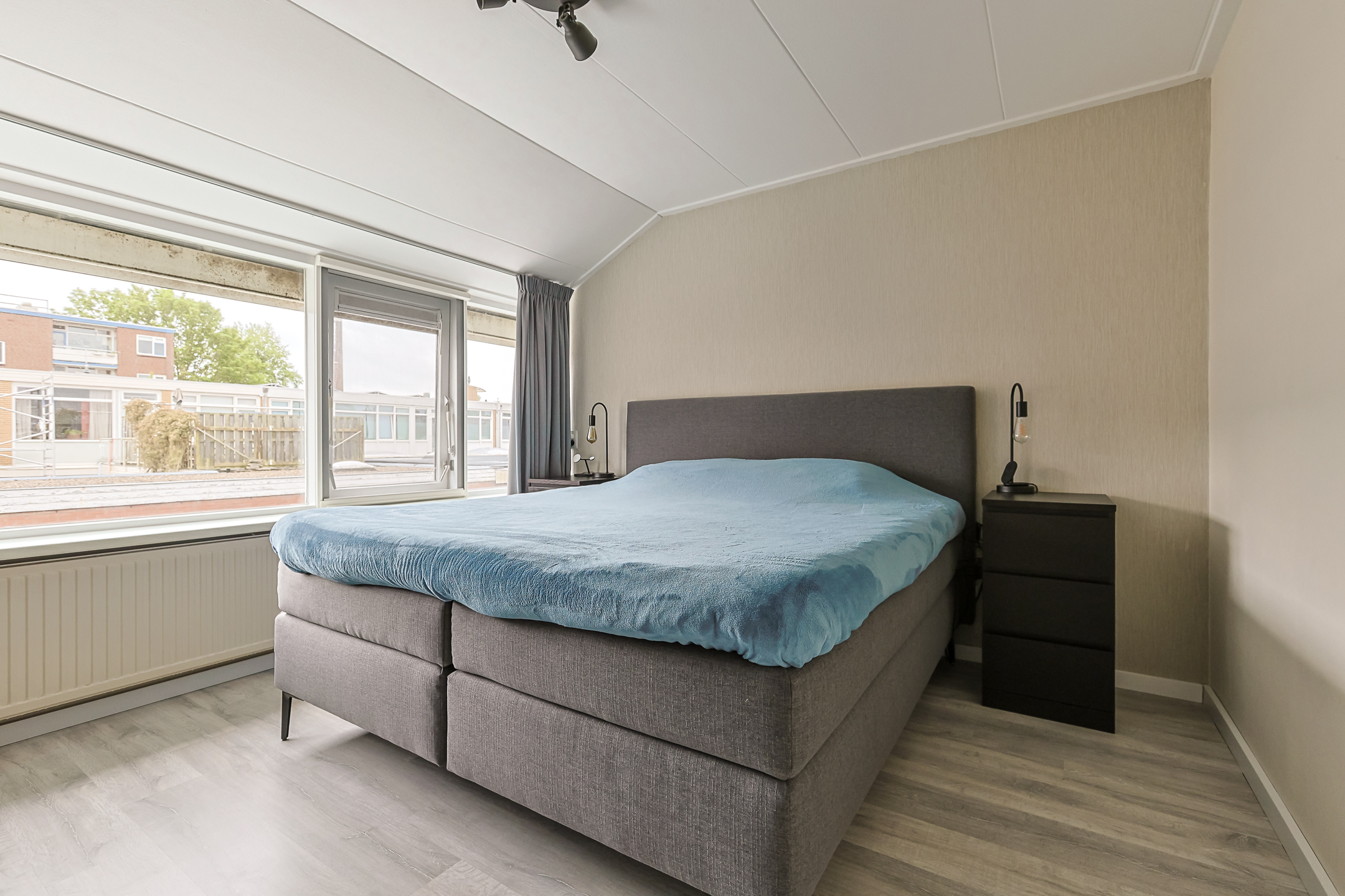 Eengezinswoning Tussenwoning Barentszstraat 23, Alphen aan den Rijn