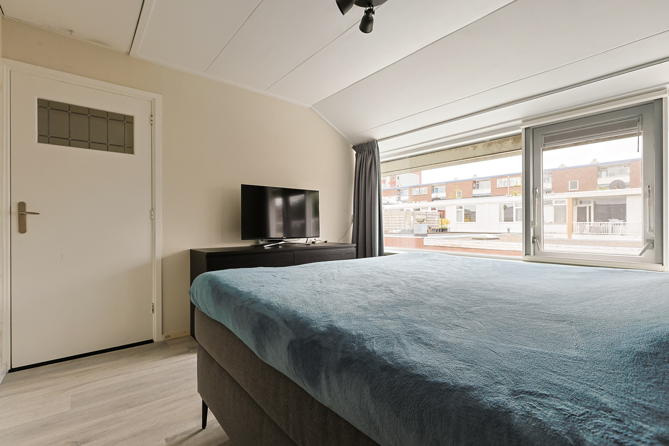 Eengezinswoning Tussenwoning Barentszstraat 23, Alphen aan den Rijn