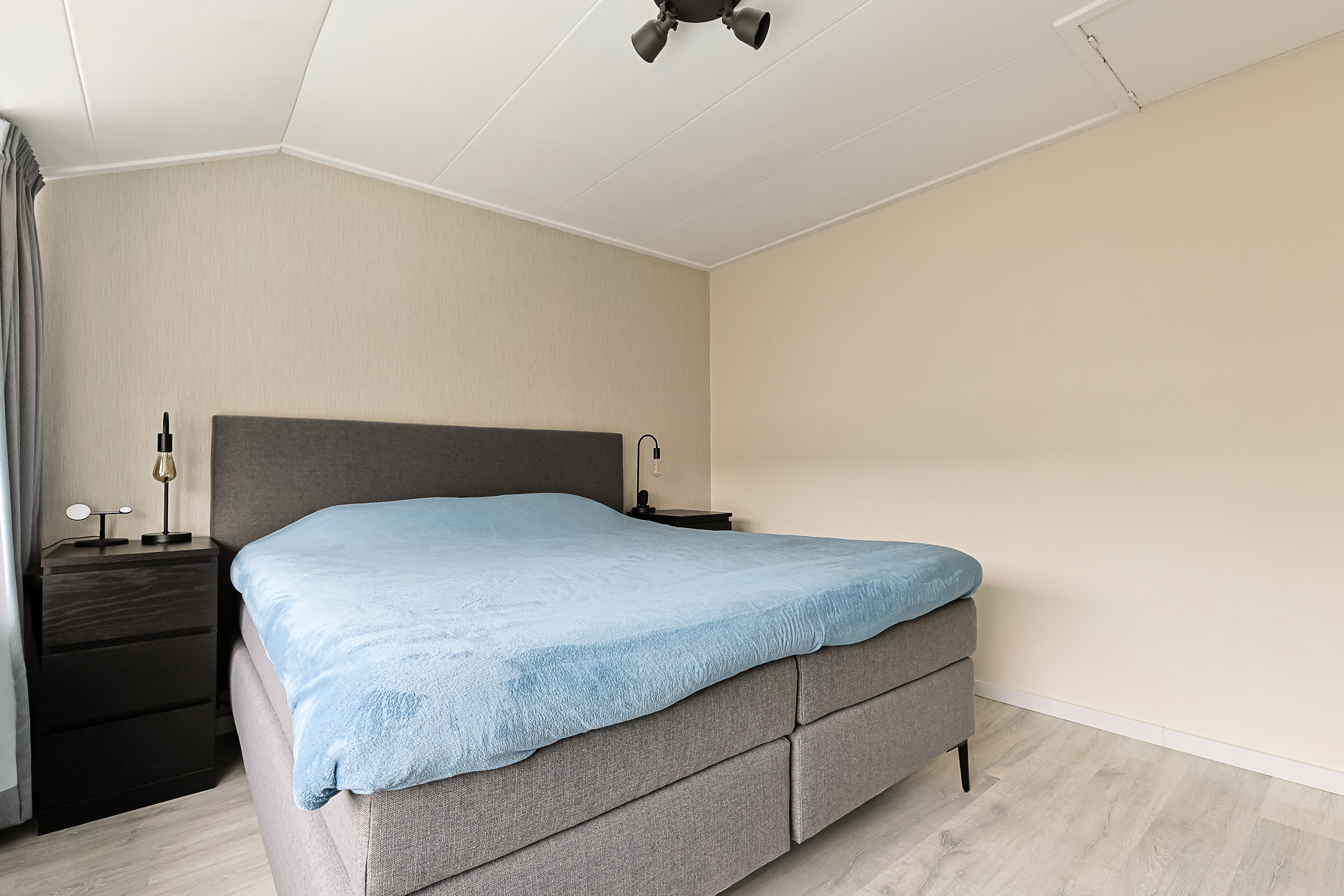 Eengezinswoning Tussenwoning Barentszstraat 23, Alphen aan den Rijn