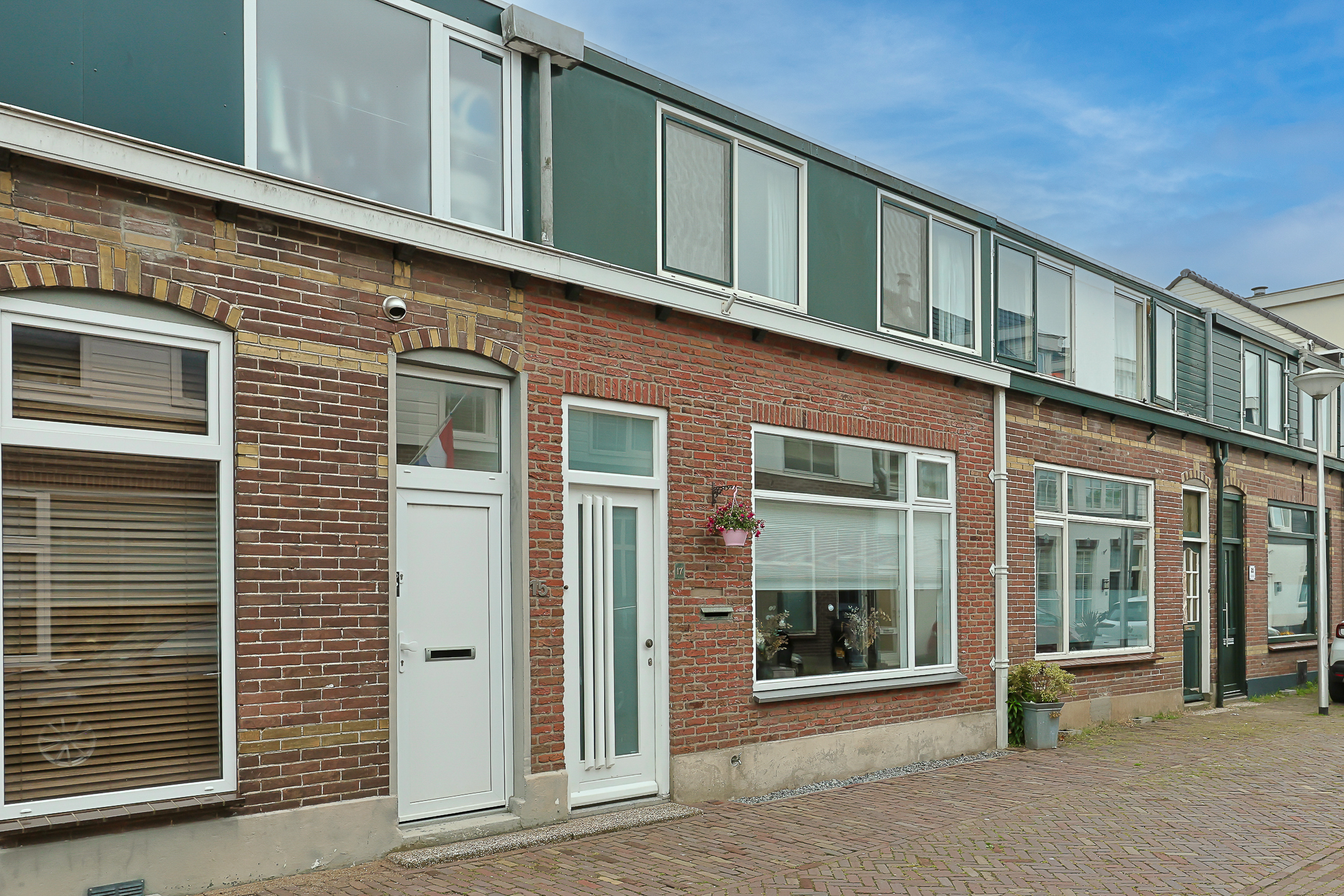 Eengezinswoning Tussenwoning Prinsenlaan 17, Alphen aan den Rijn