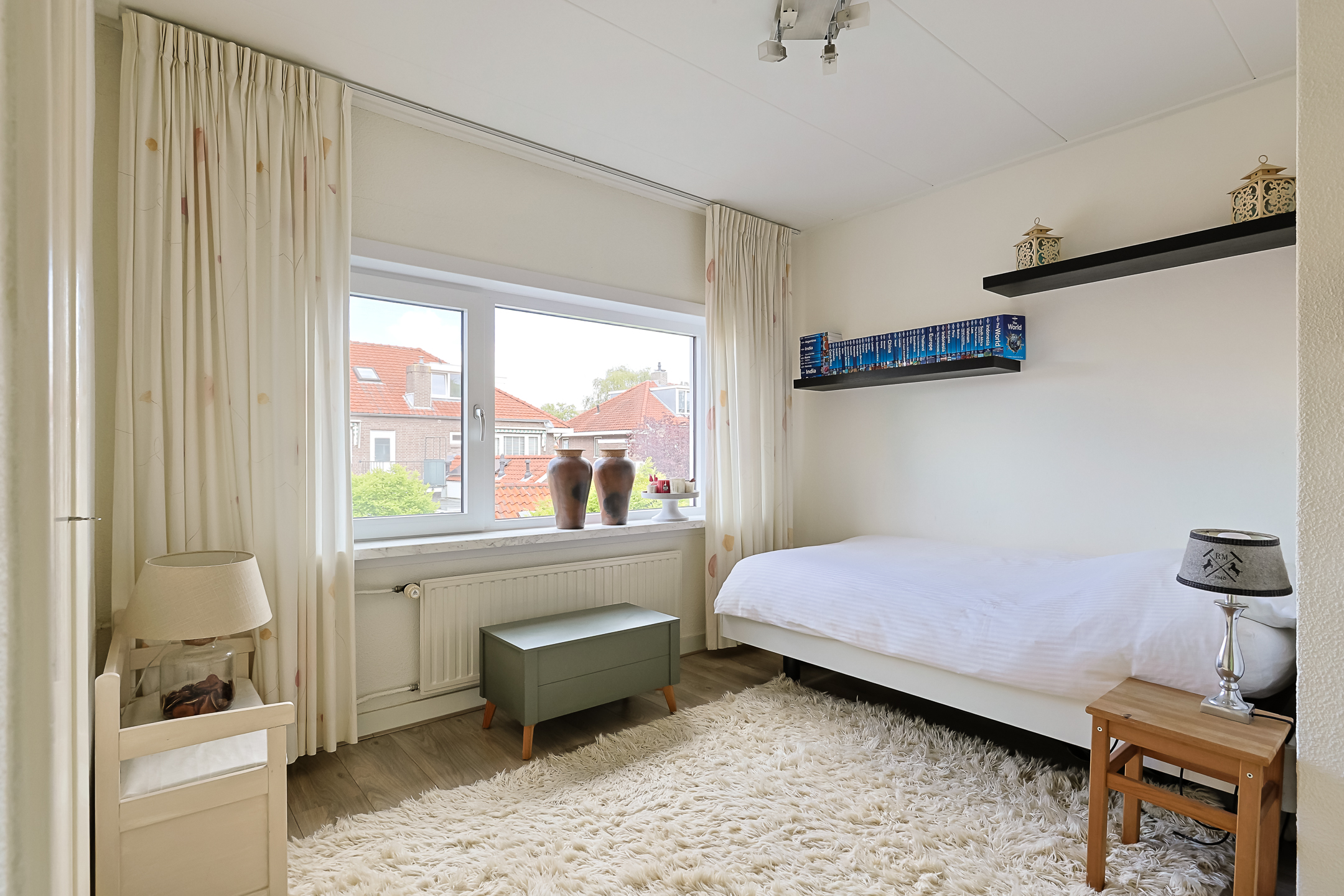 Eengezinswoning Tussenwoning Van Lennepstraat 45, Alphen aan den Rijn