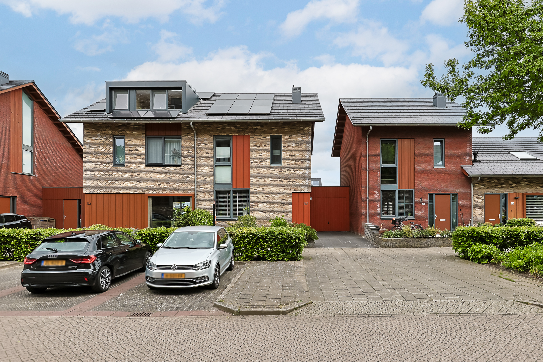 Eengezinswoning Twee onder een kapwoning Lisdodde 92, Alphen aan den Rijn