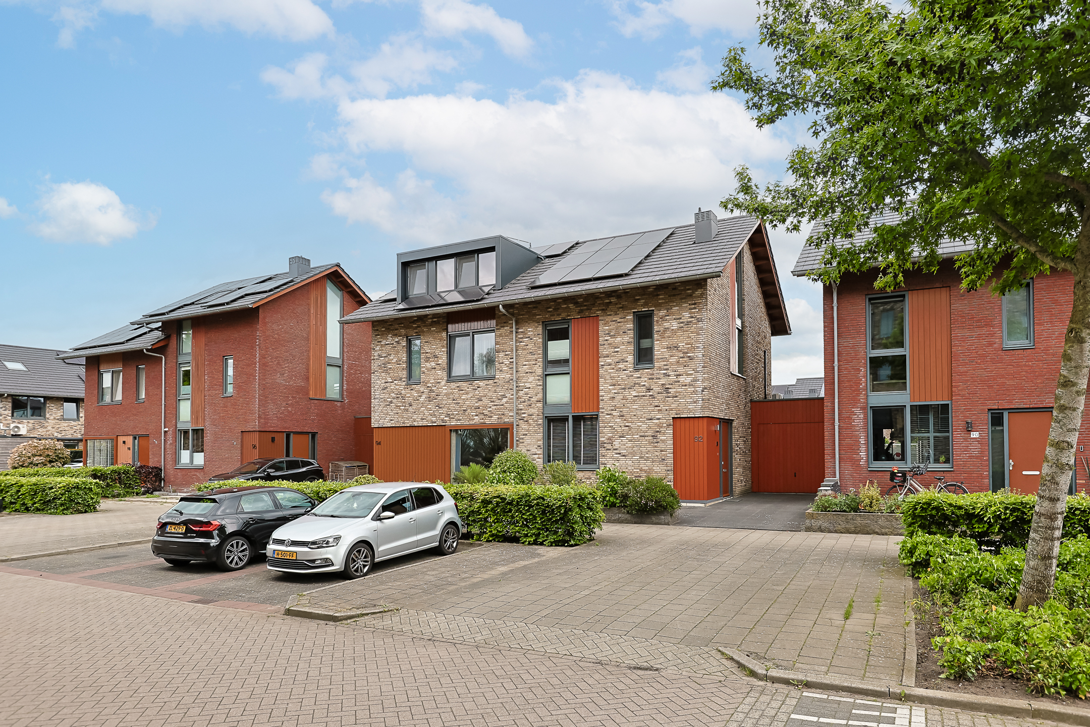 Eengezinswoning Twee onder een kapwoning Lisdodde 92, Alphen aan den Rijn