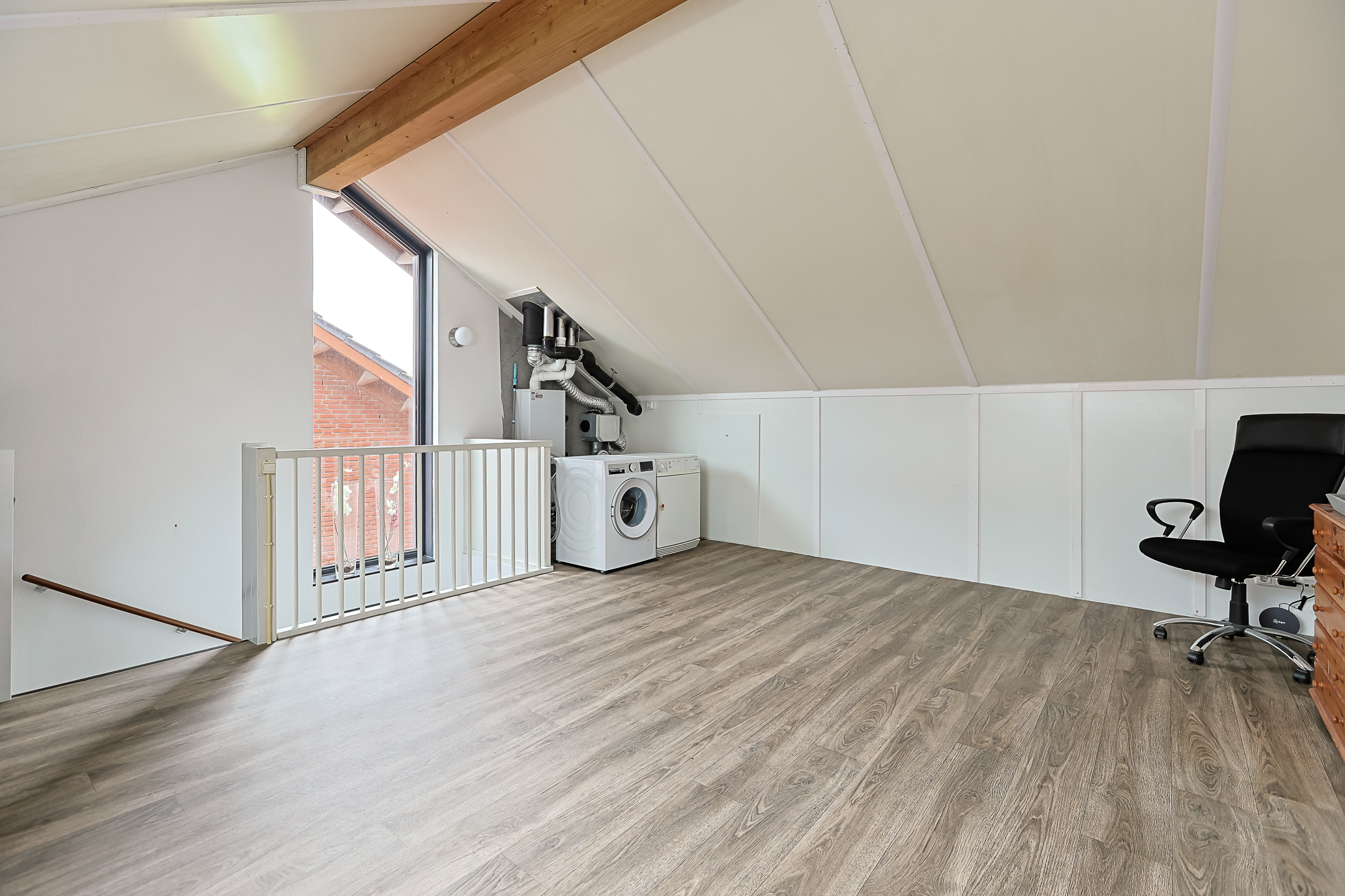 Eengezinswoning Twee onder een kapwoning Lisdodde 92, Alphen aan den Rijn