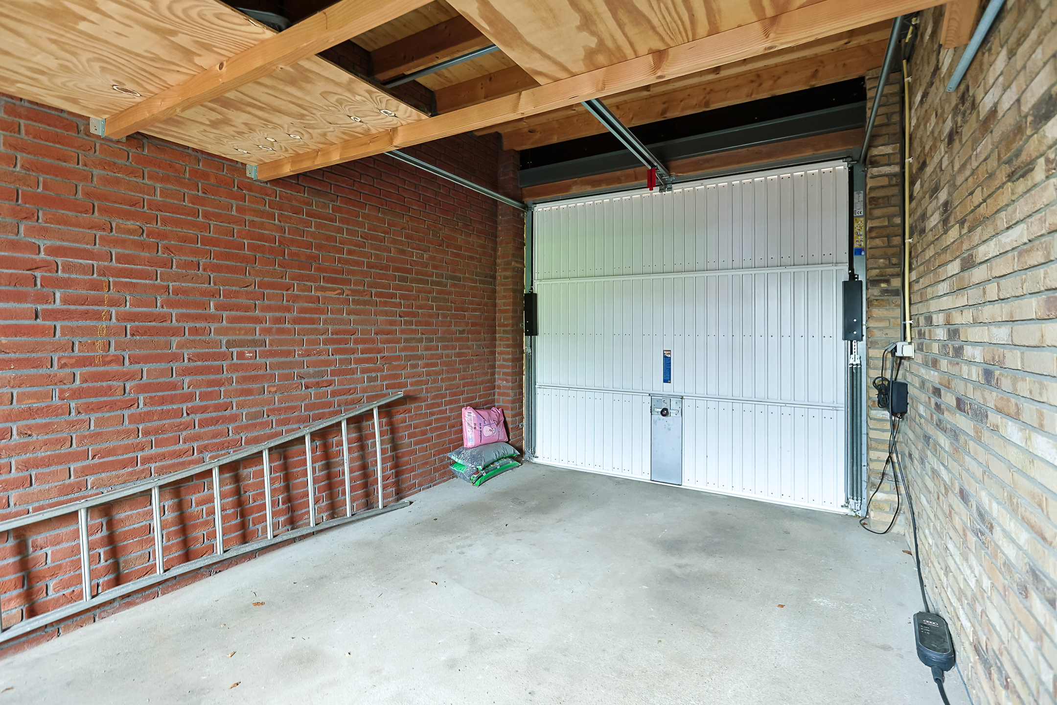 Eengezinswoning Twee onder een kapwoning Lisdodde 92, Alphen aan den Rijn