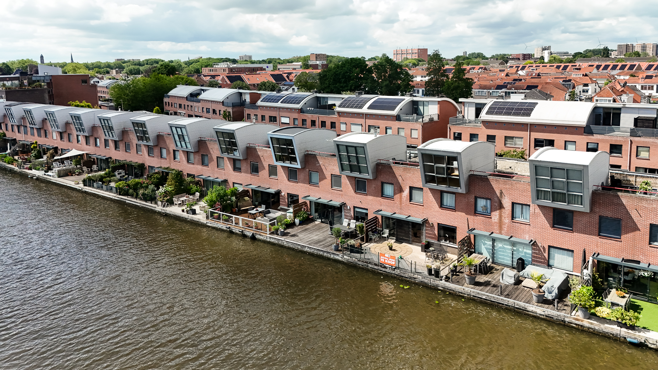 Eengezinswoning Tussenwoning Varossieaupalet 7, Alphen aan den Rijn