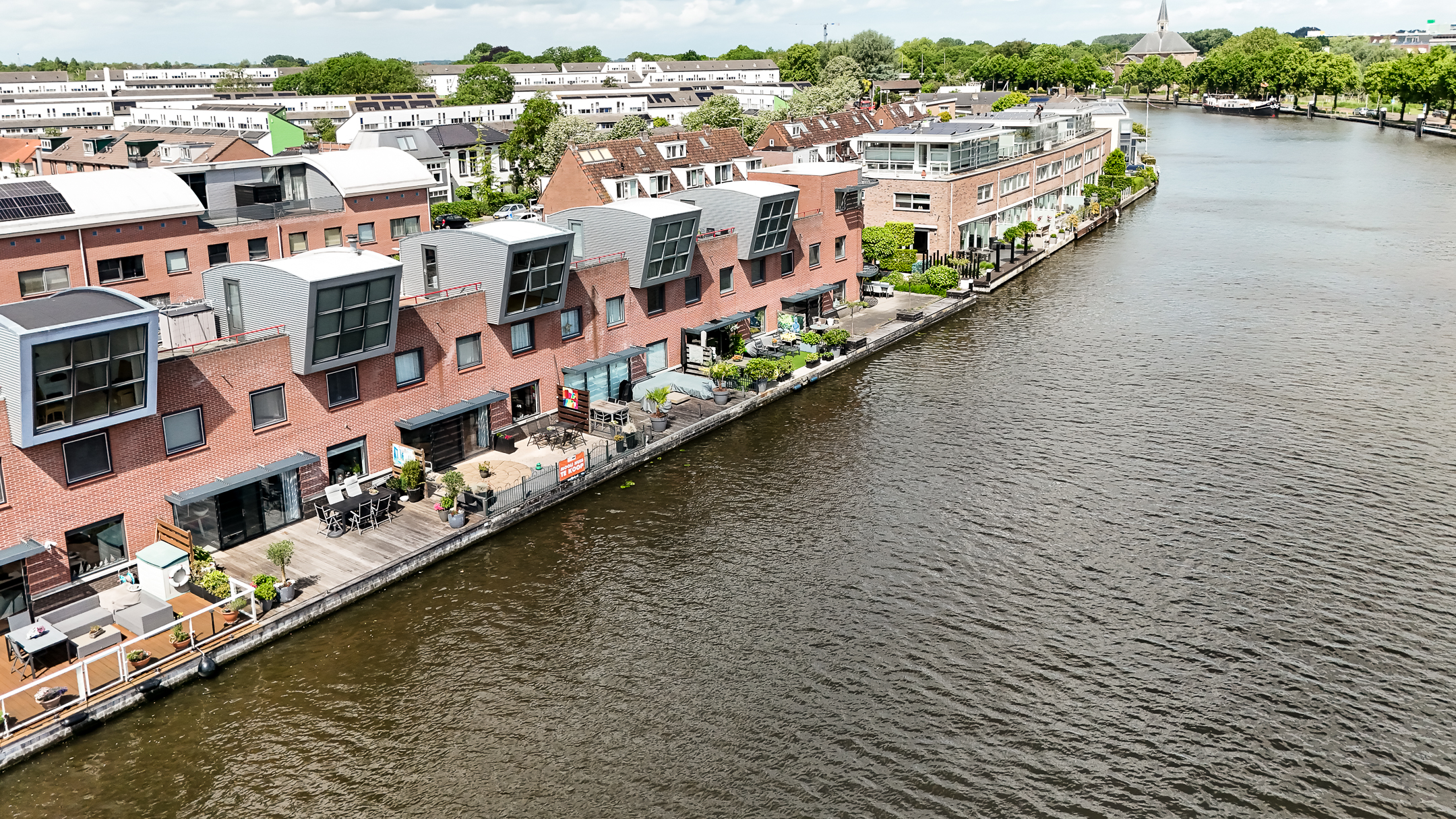 Eengezinswoning Tussenwoning Varossieaupalet 7, Alphen aan den Rijn