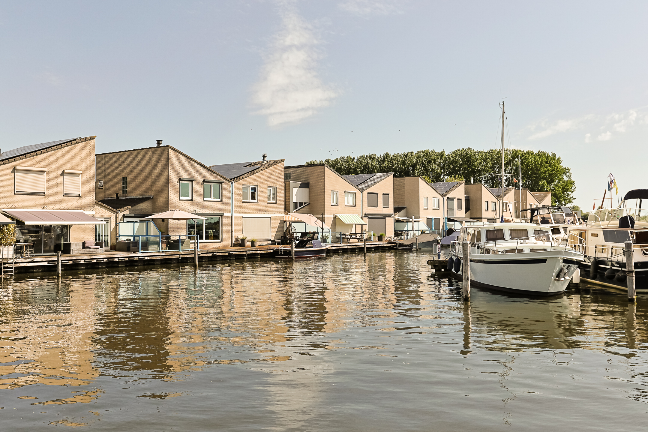 Eengezinswoning Tussenwoning Schoener 22, Alphen aan den Rijn