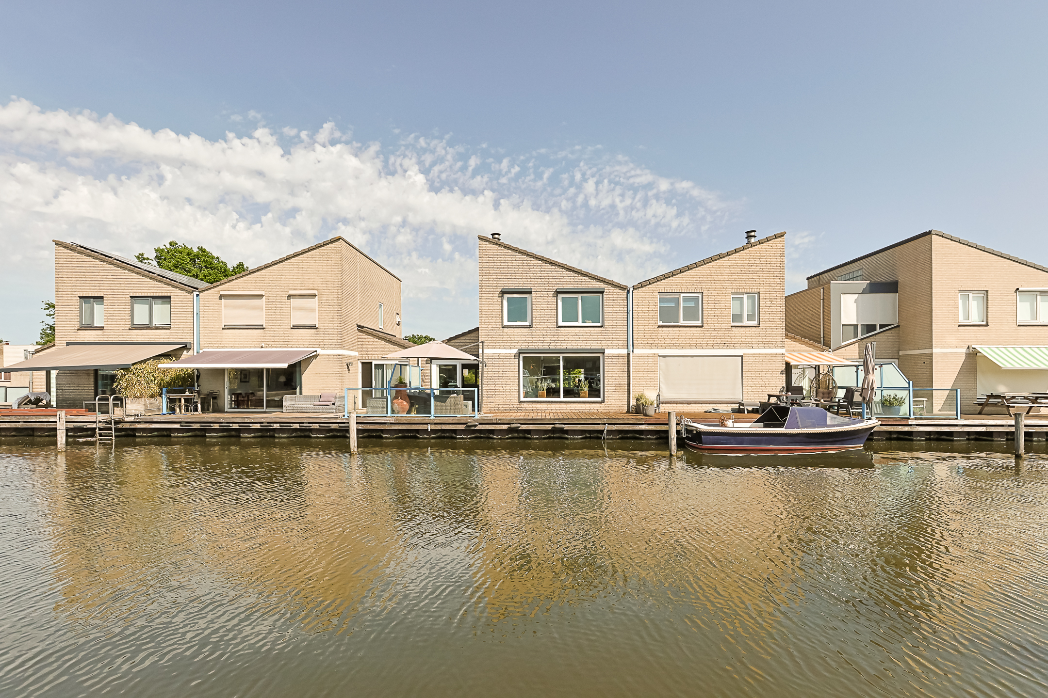 Eengezinswoning Tussenwoning Schoener 22, Alphen aan den Rijn