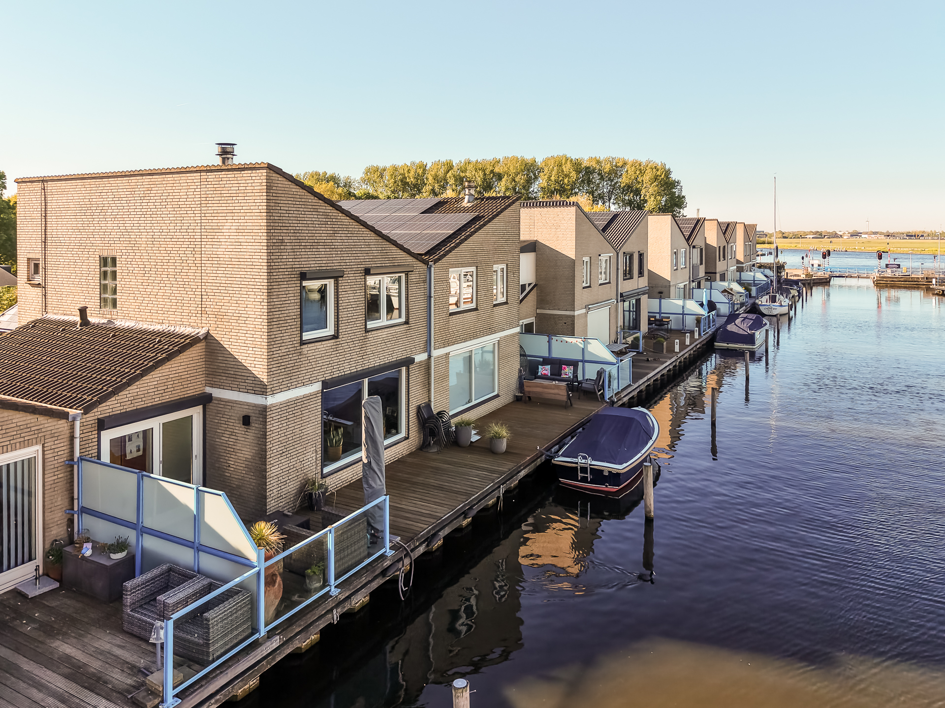 Eengezinswoning Tussenwoning Schoener 22, Alphen aan den Rijn