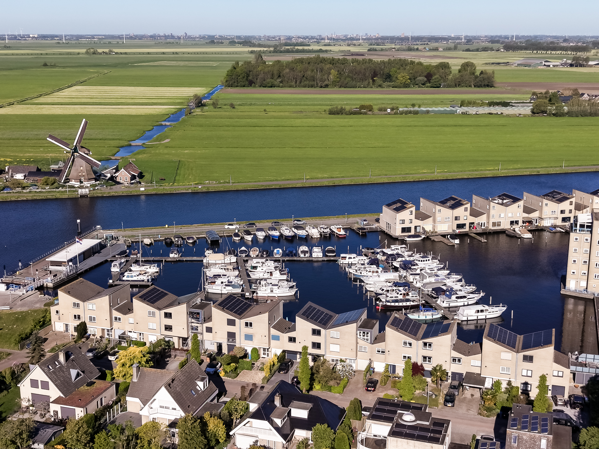 Eengezinswoning Tussenwoning Schoener 22, Alphen aan den Rijn