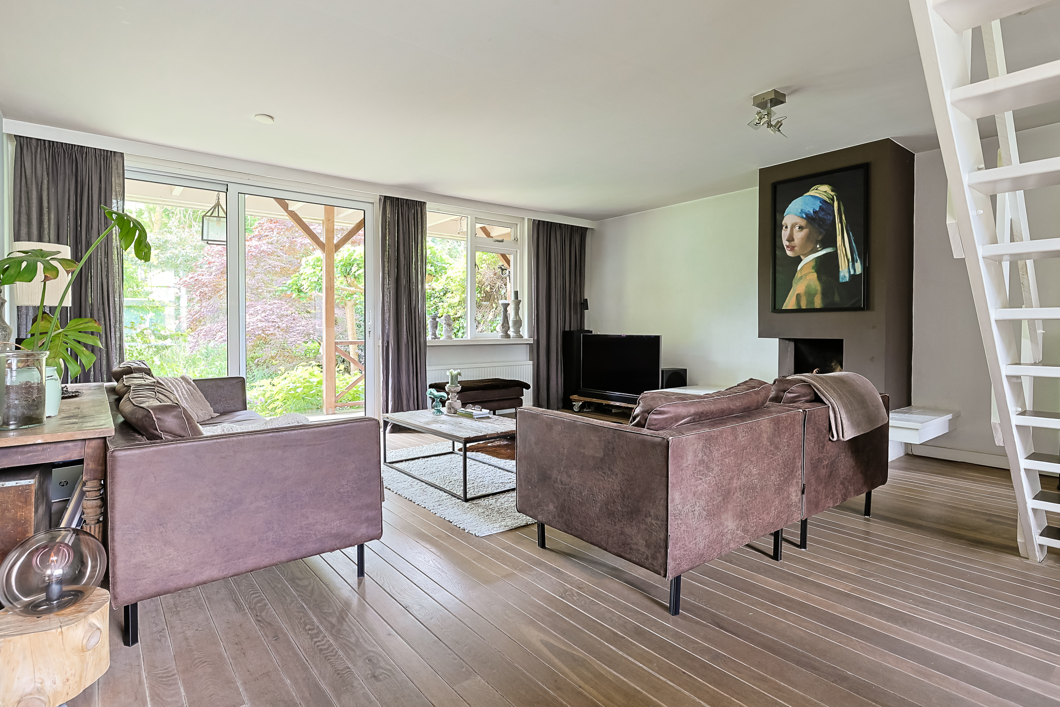 Eengezinswoning Twee onder een kapwoning Helmhof 52, Alphen aan den Rijn