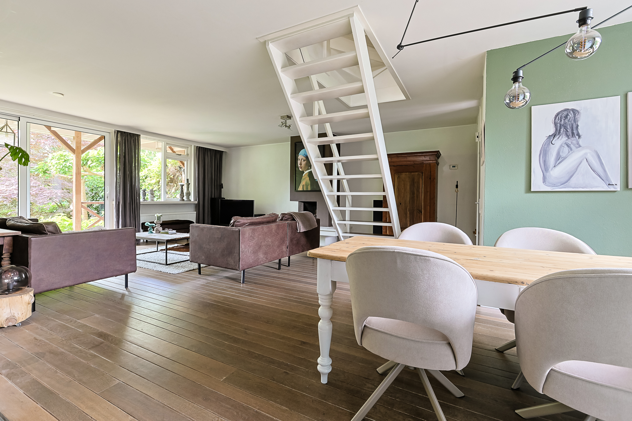 Eengezinswoning Twee onder een kapwoning Helmhof 52, Alphen aan den Rijn