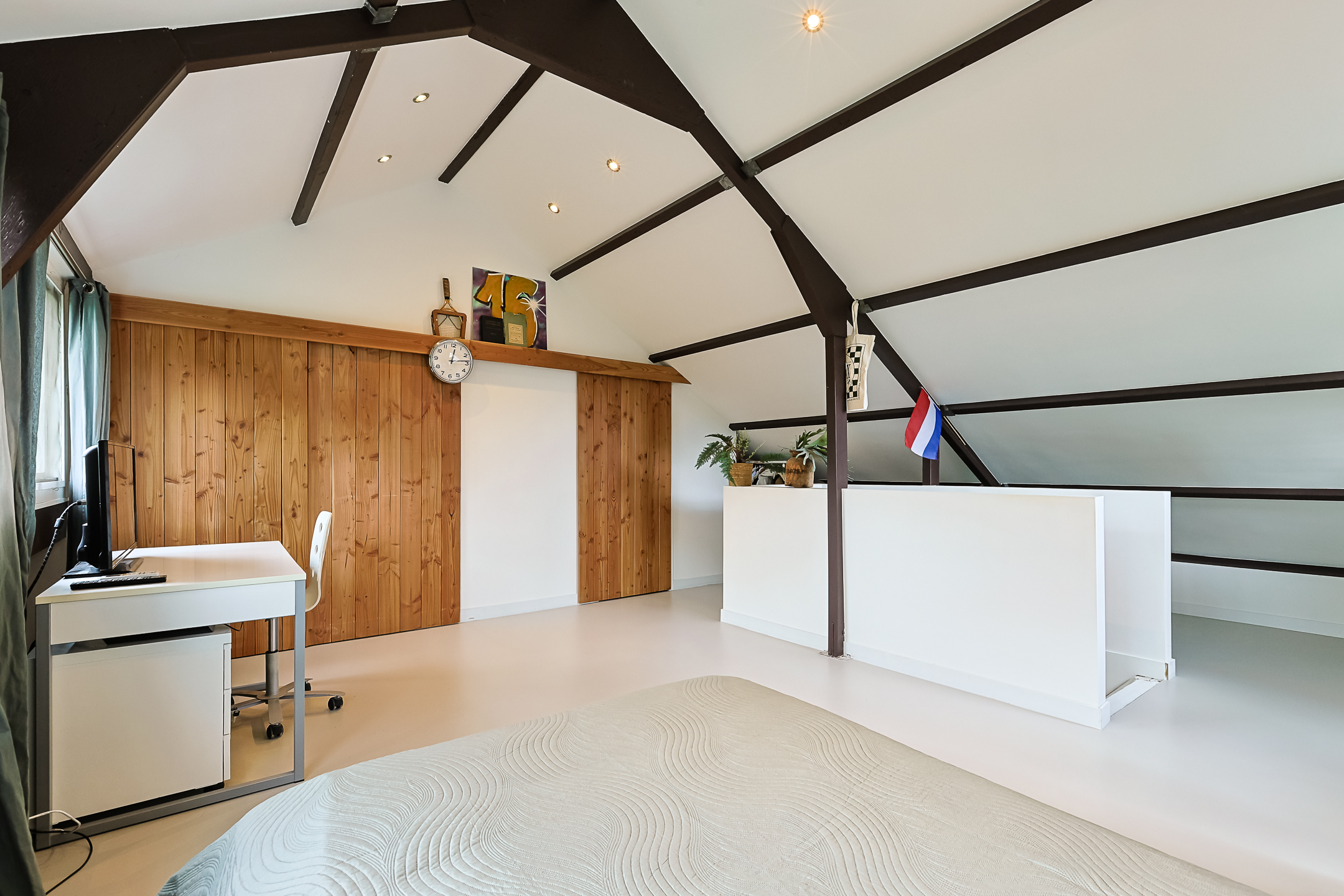 Eengezinswoning Twee onder een kapwoning Helmhof 52, Alphen aan den Rijn