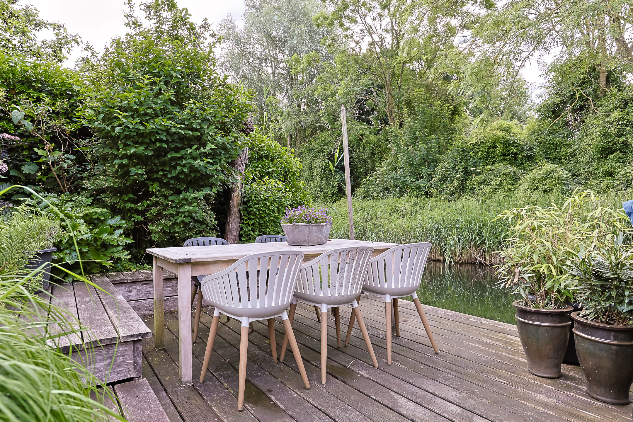 Eengezinswoning Twee onder een kapwoning Helmhof 52, Alphen aan den Rijn