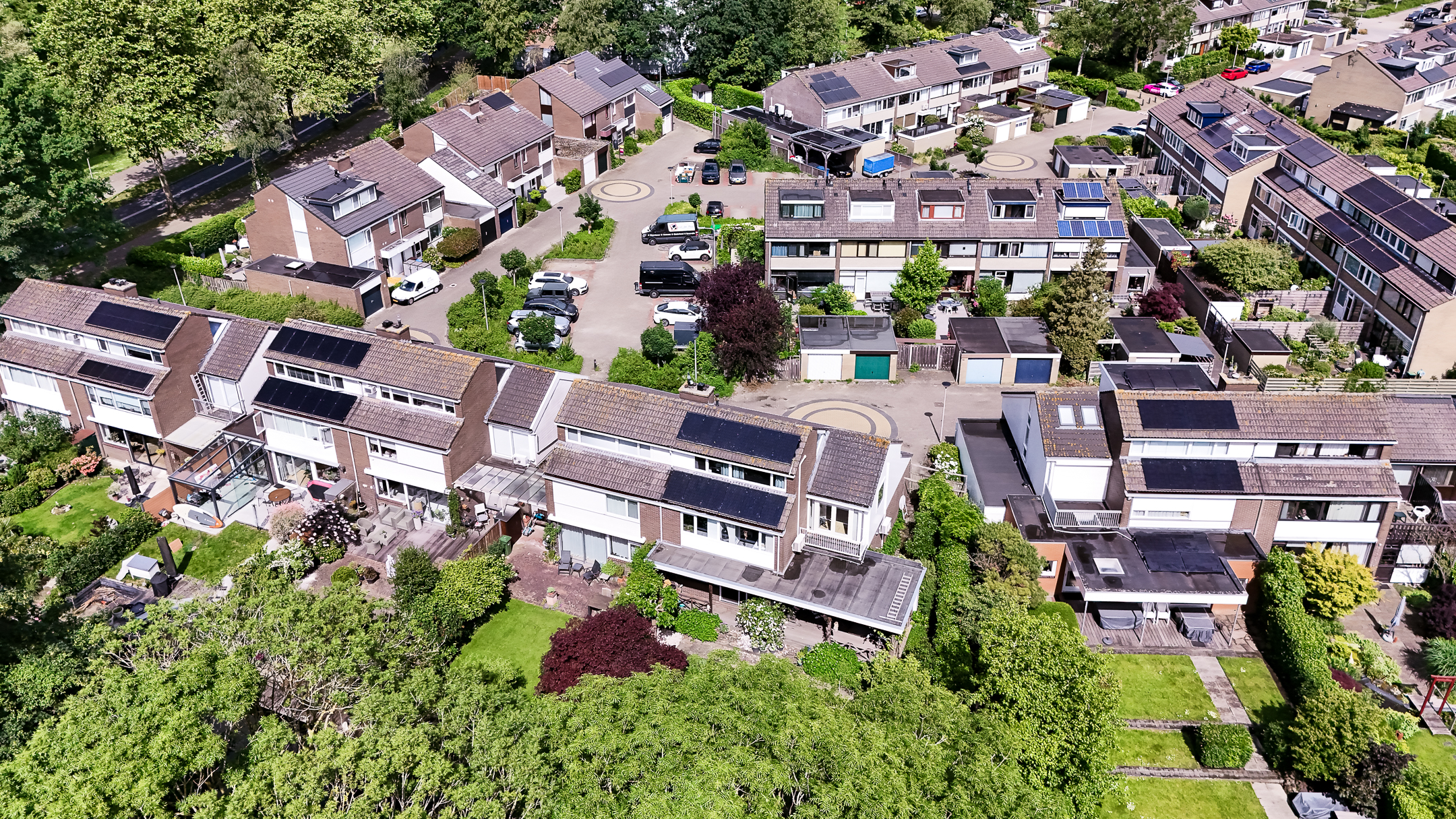 Eengezinswoning Twee onder een kapwoning Helmhof 52, Alphen aan den Rijn