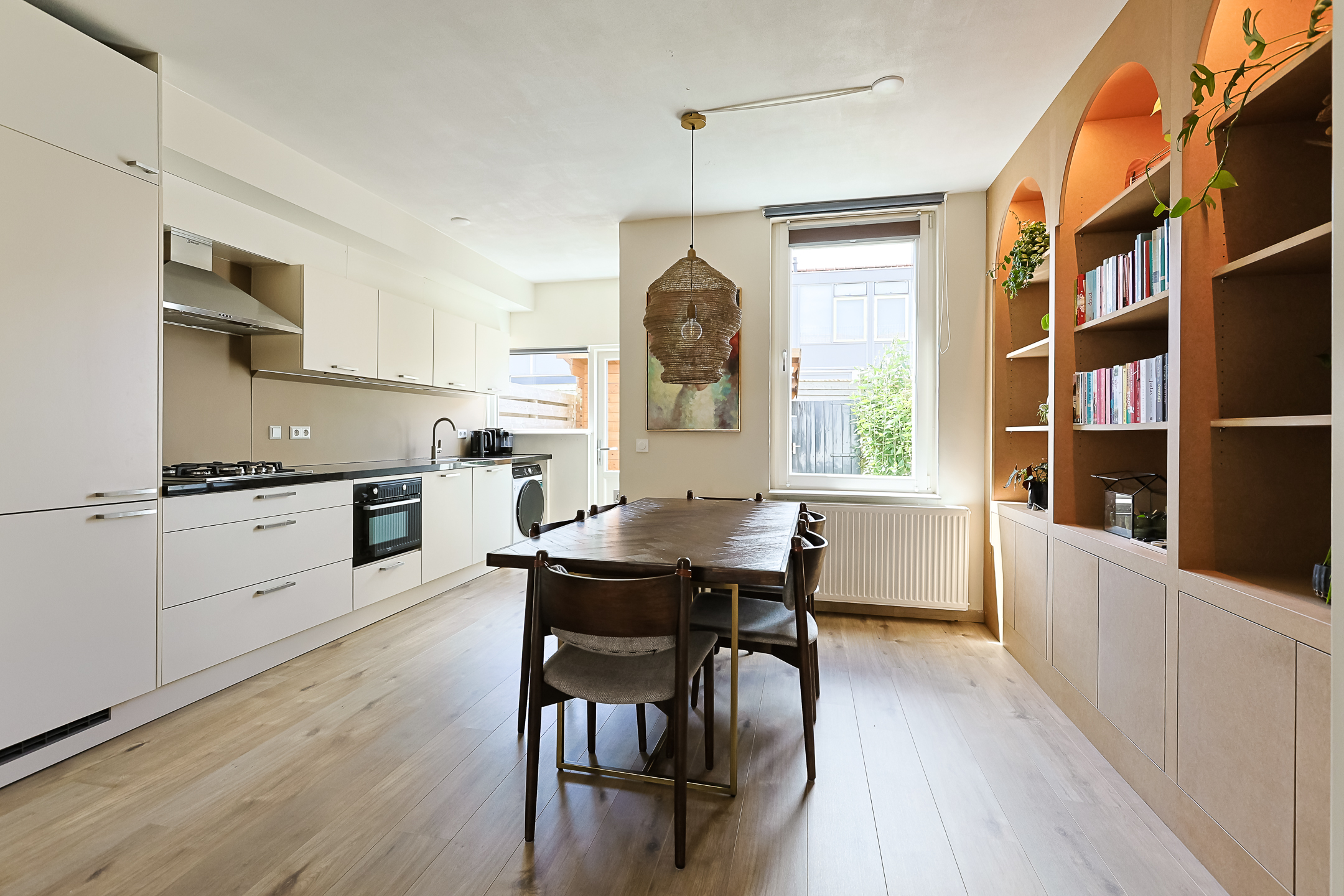 Eengezinswoning Tussenwoning Raadwijkstraat 11, Alphen aan den Rijn