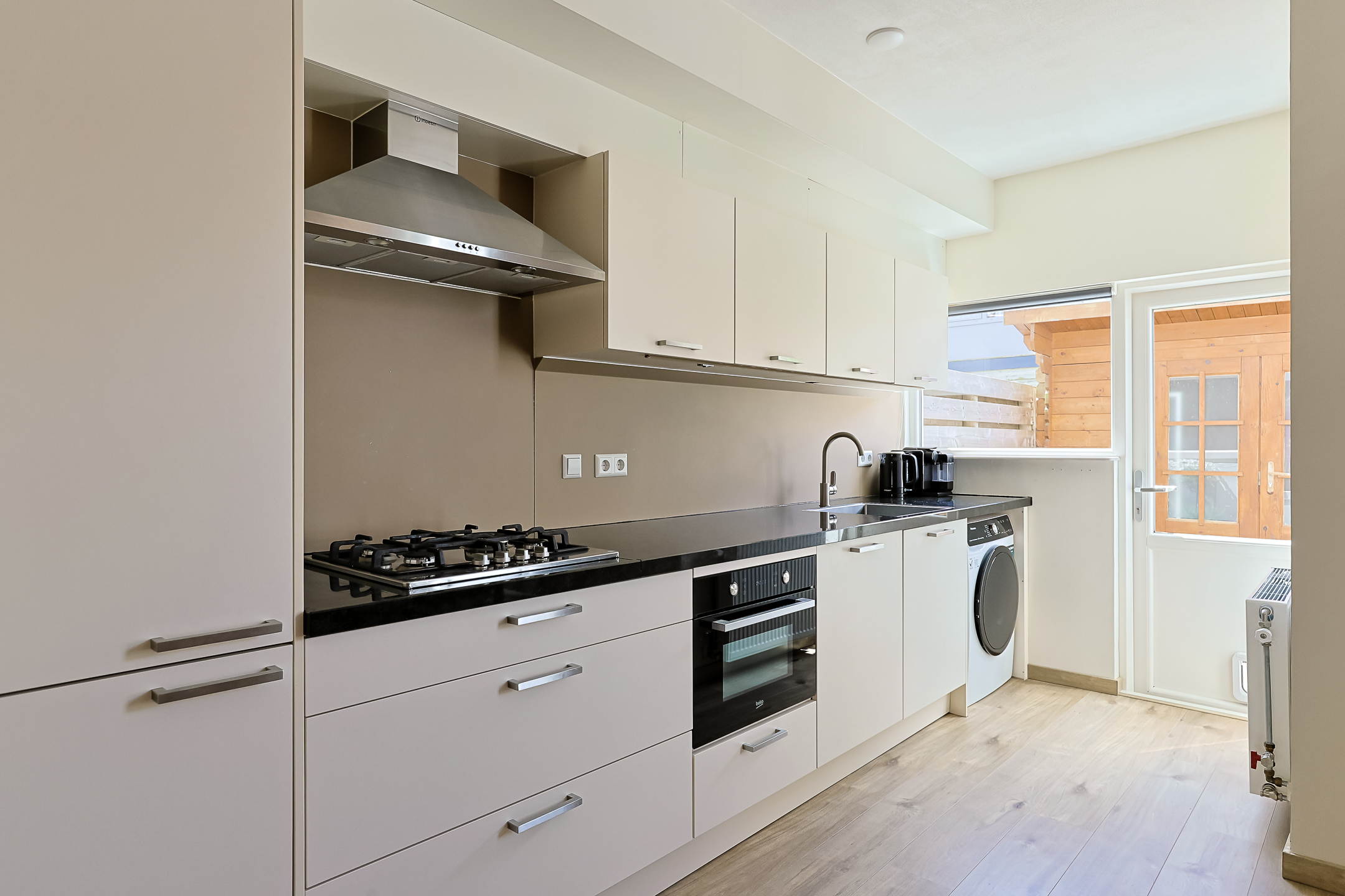 Eengezinswoning Tussenwoning Raadwijkstraat 11, Alphen aan den Rijn