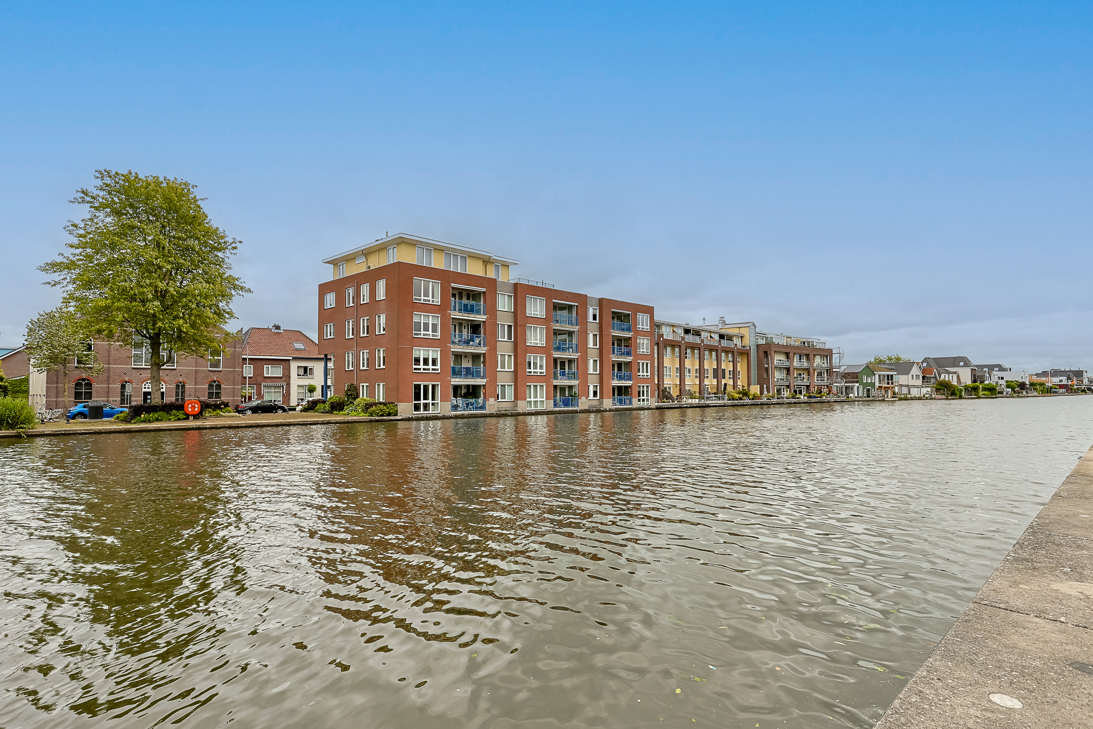 Eengezinswoning Eindwoning Emmalaan 47, Alphen aan den Rijn