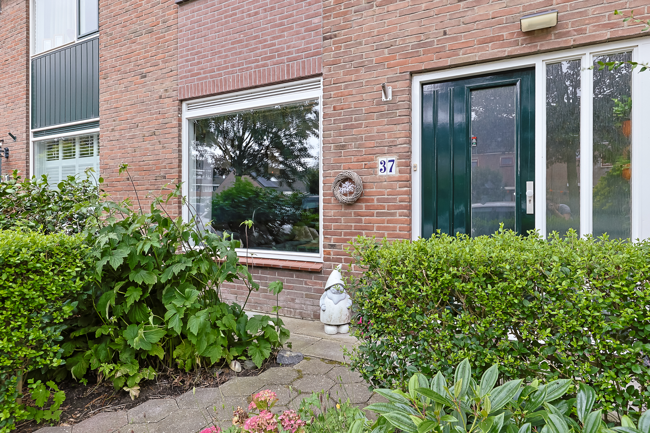 Eengezinswoning Tussenwoning Kerklaan 37, Koudekerk aan den Rijn