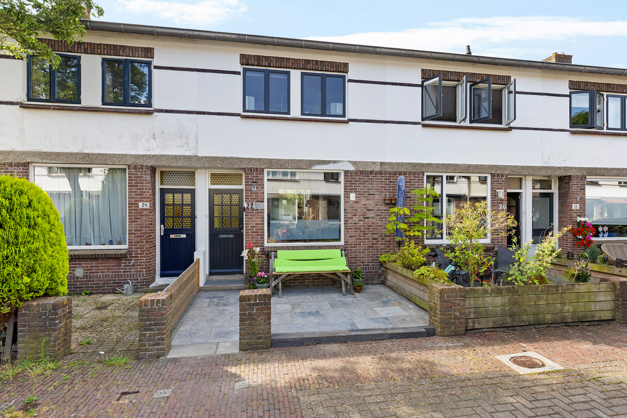 Eengezinswoning Tussenwoning Leliestraat 22, Alphen aan den Rijn