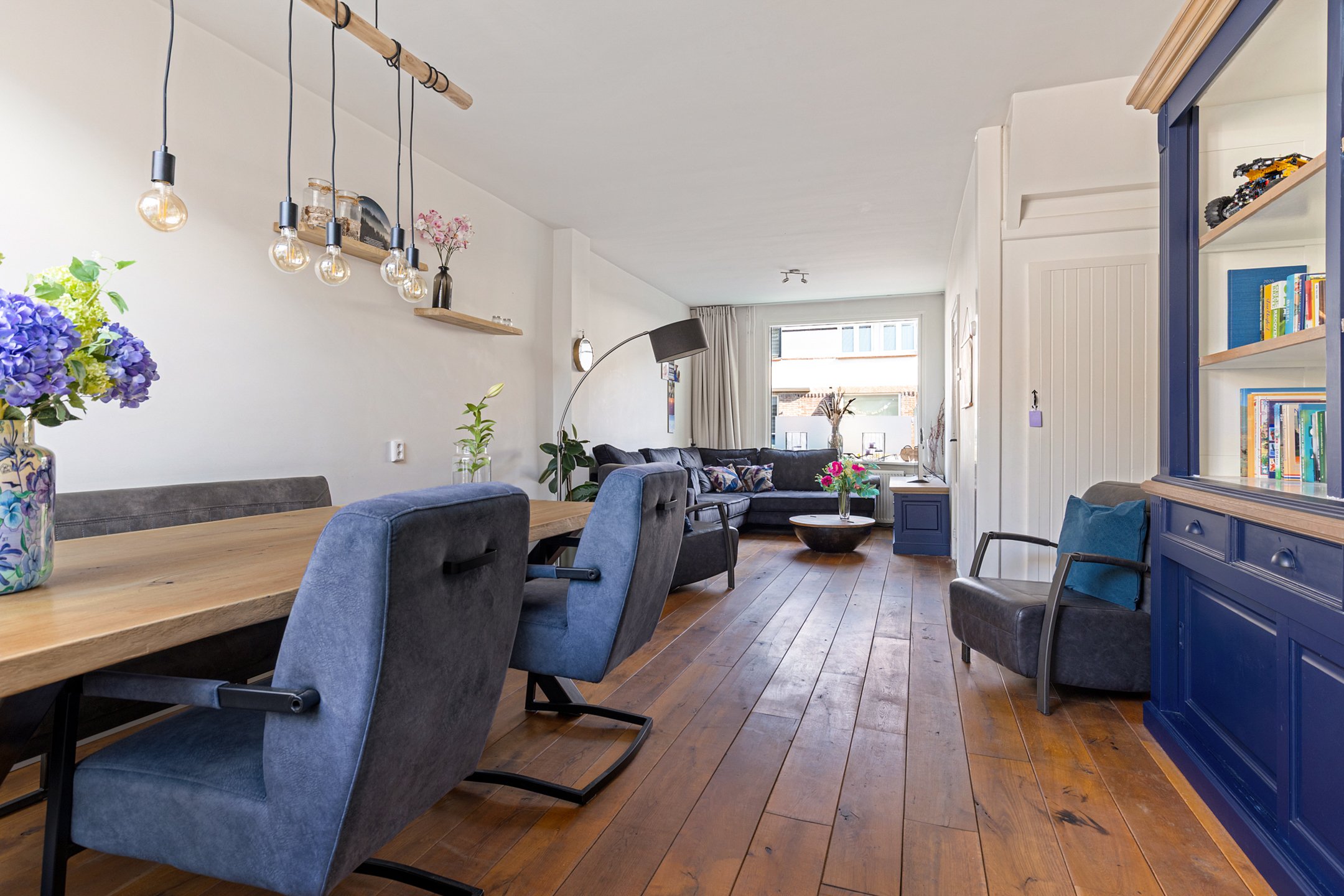 Eengezinswoning Tussenwoning Leliestraat 22, Alphen aan den Rijn