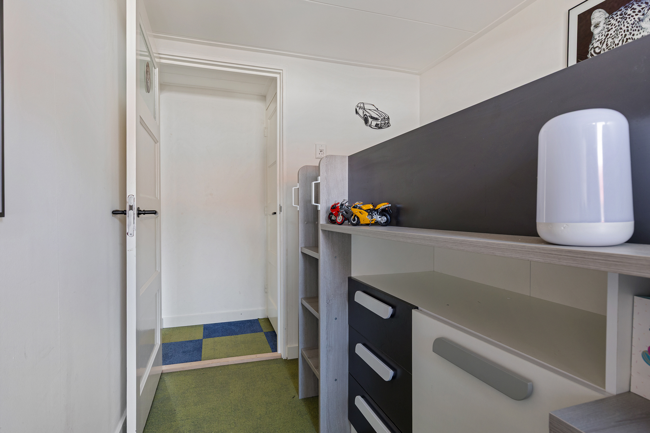 Eengezinswoning Tussenwoning Leliestraat 22, Alphen aan den Rijn