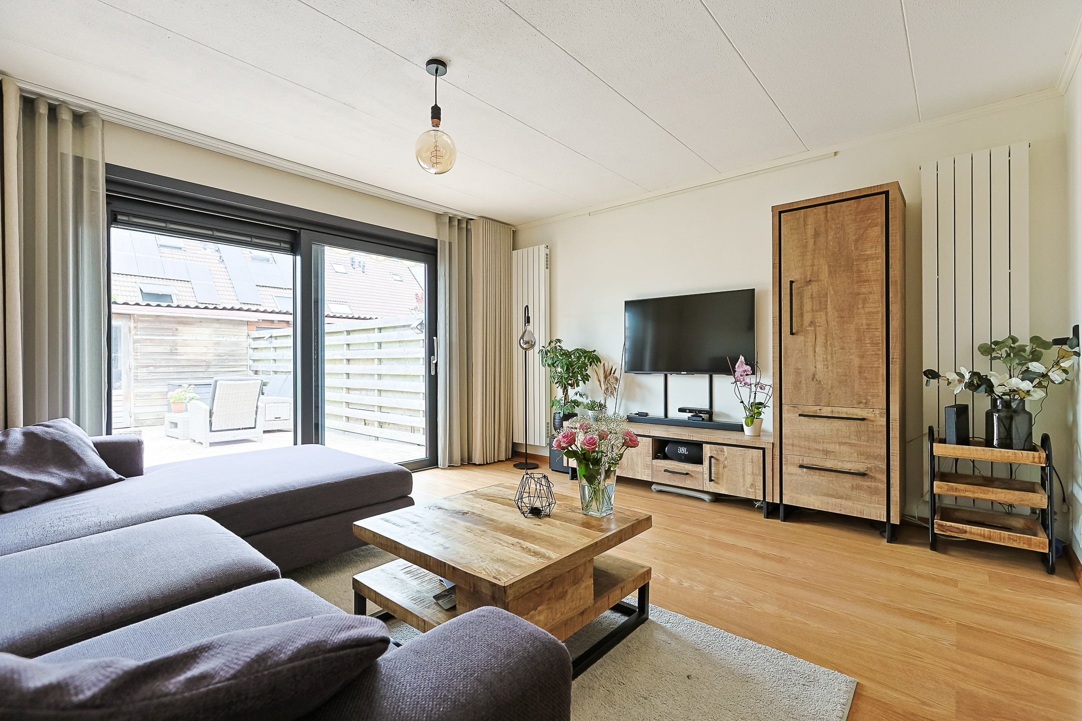 Eengezinswoning Tussenwoning Betsy Perkstraat 11, Alphen aan den Rijn