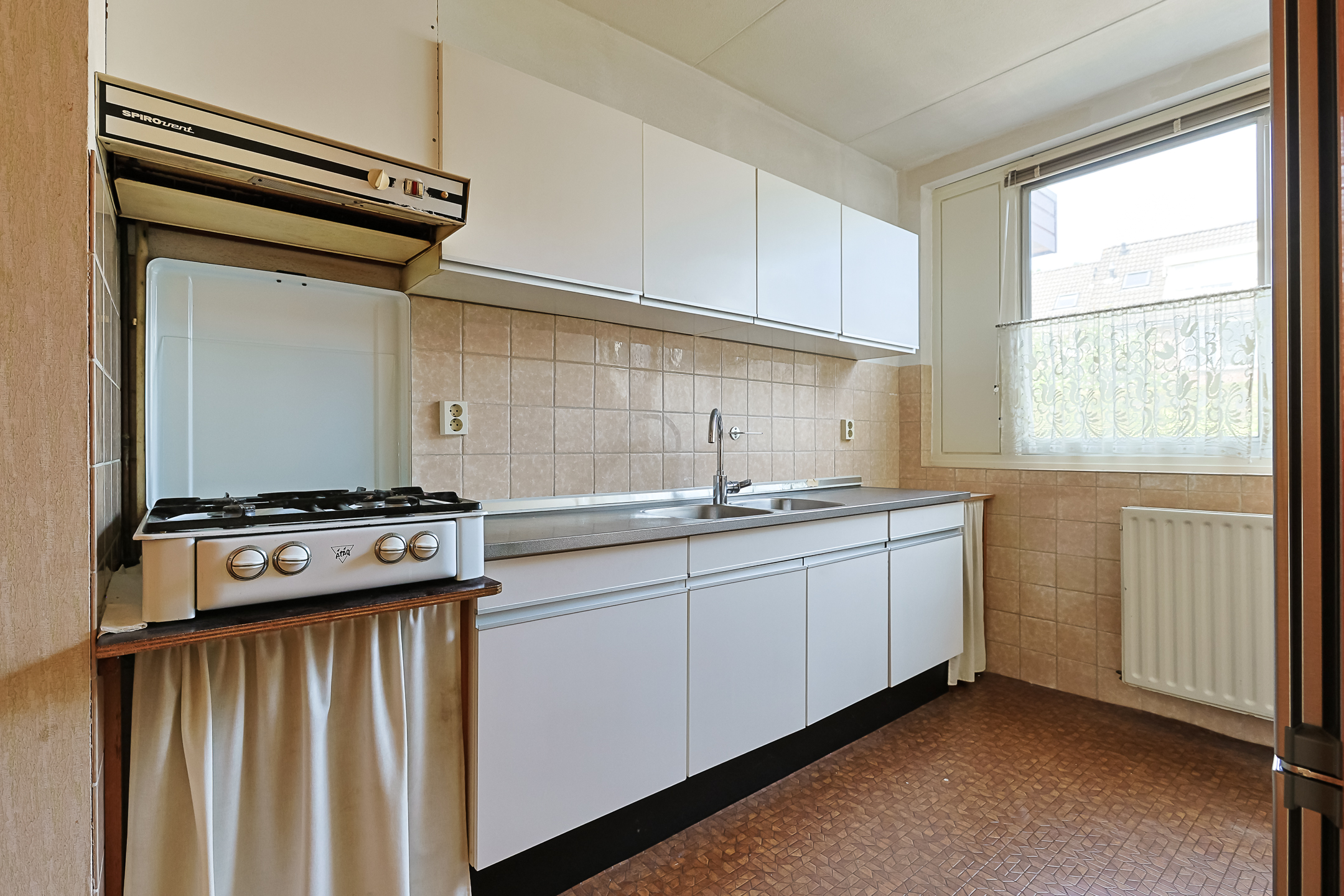 Eengezinswoning Geschakelde woning De Tas 16, Koudekerk aan den Rijn