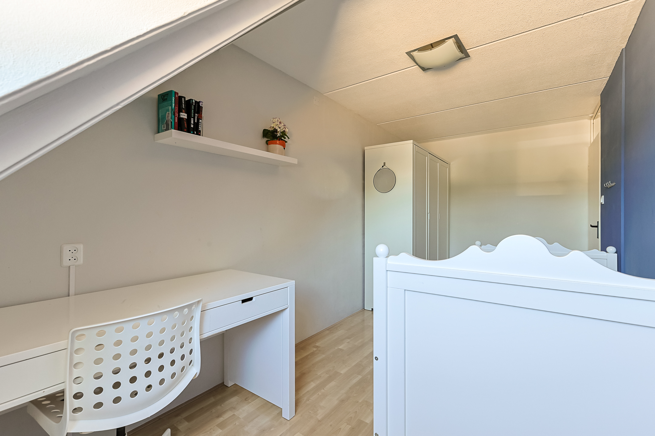 Eengezinswoning Tussenwoning Leeuwenburg 73, Alphen aan den Rijn