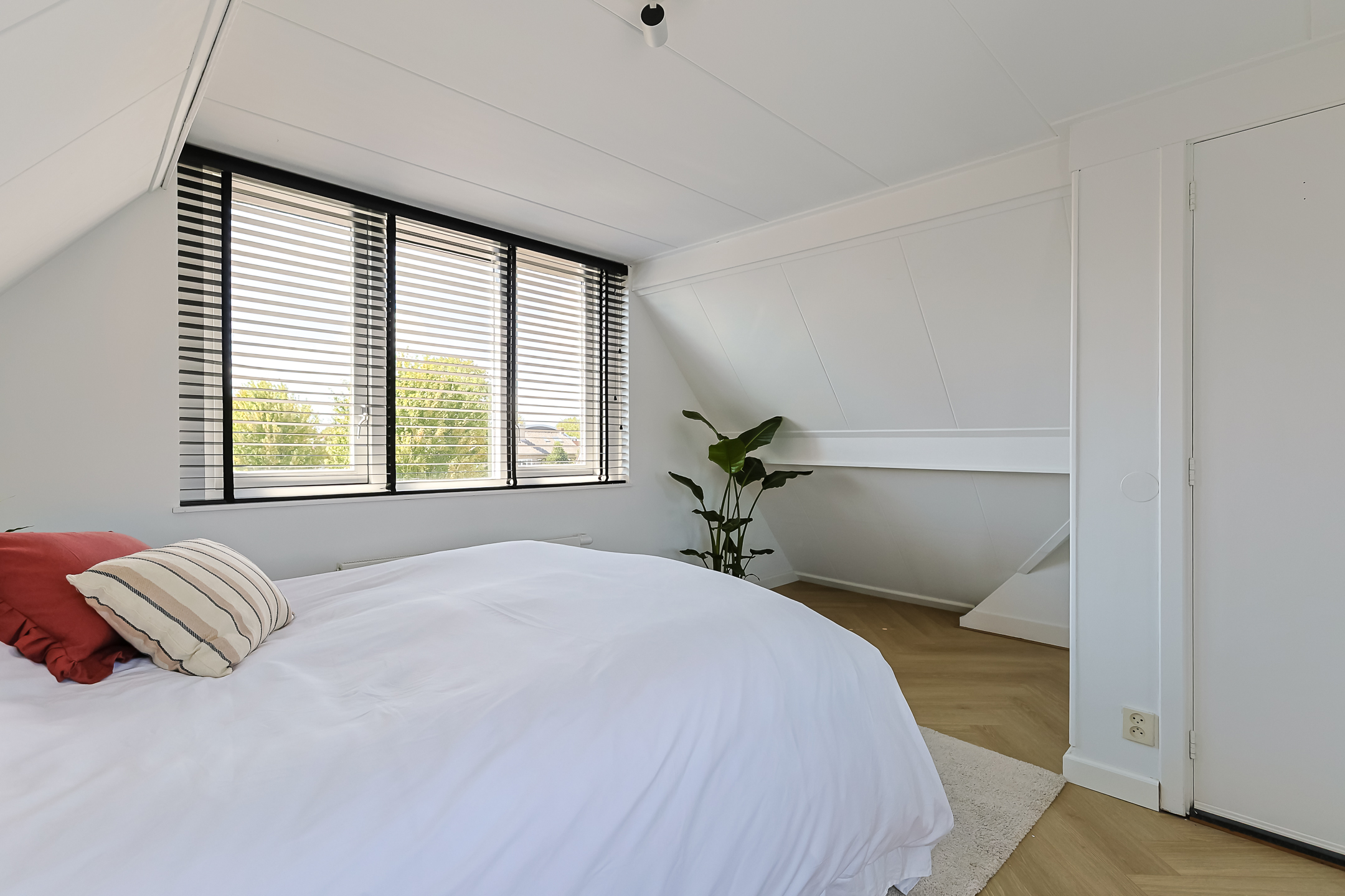 Eengezinswoning Vrijstaande woning Bloemhofstraat 2A, Alphen aan den Rijn