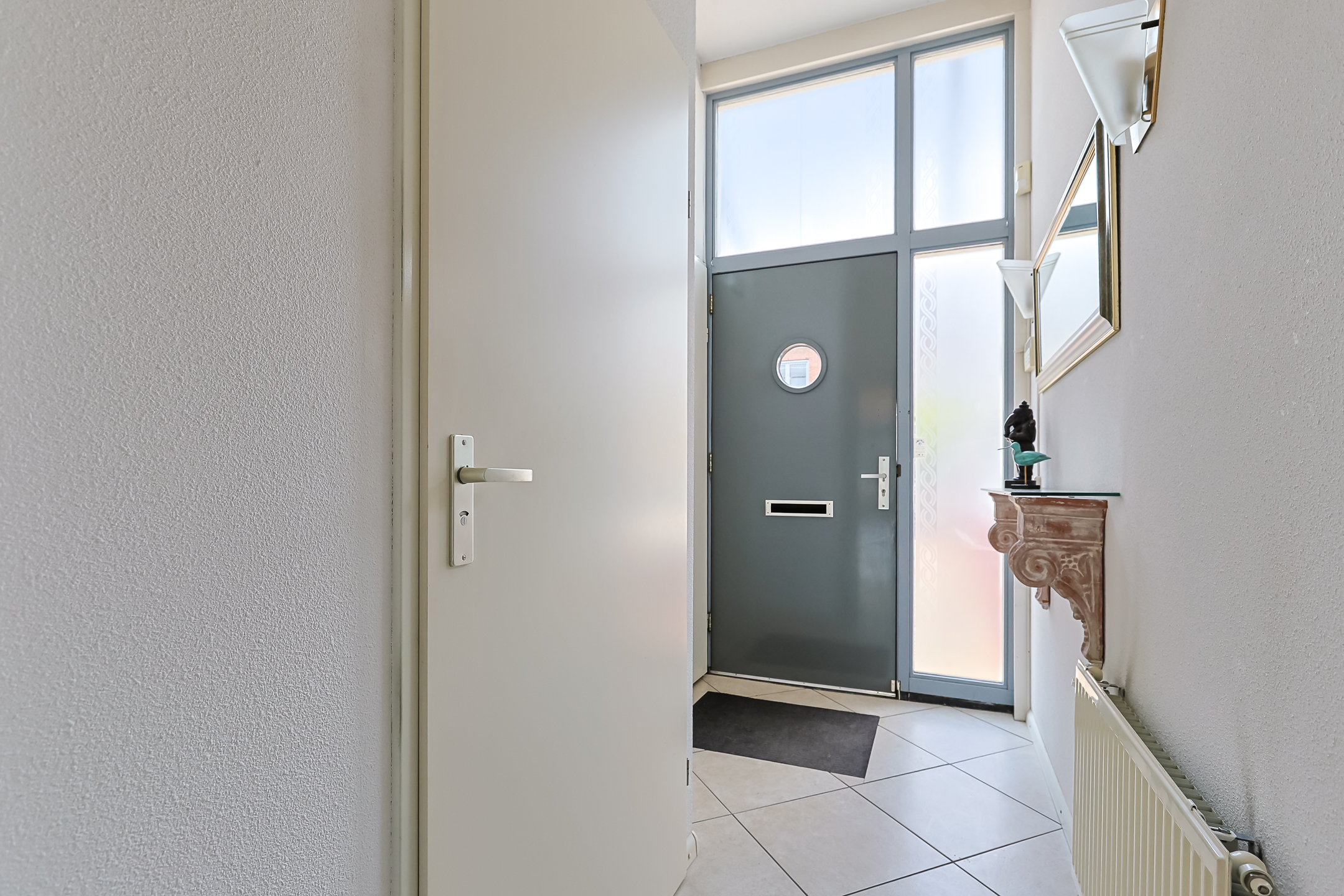Eengezinswoning Tussenwoning Sint Maartenstraat 12, Alphen aan den Rijn
