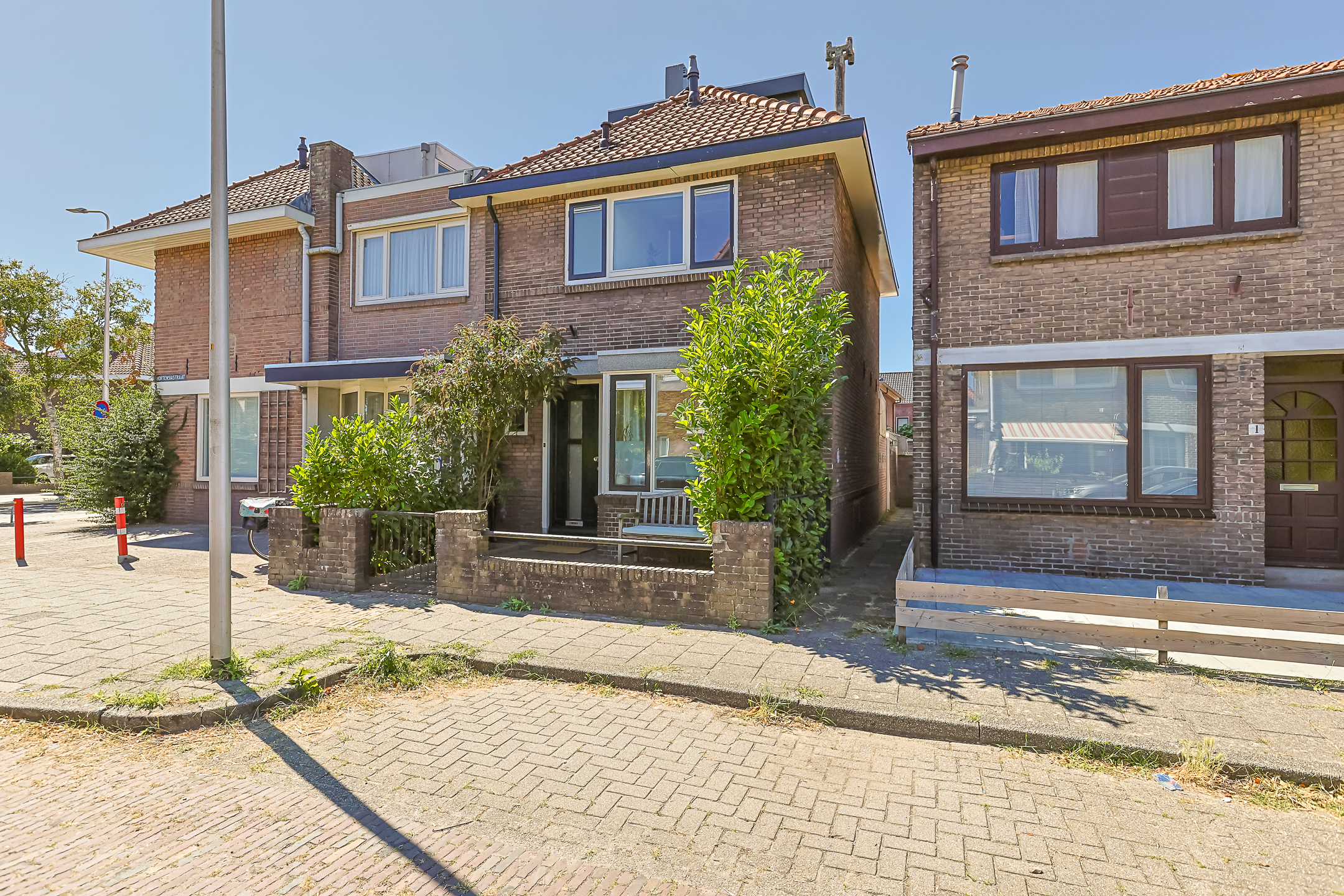 Eengezinswoning Hoekwoning Hortensiastraat 1A, Alphen aan den Rijn
