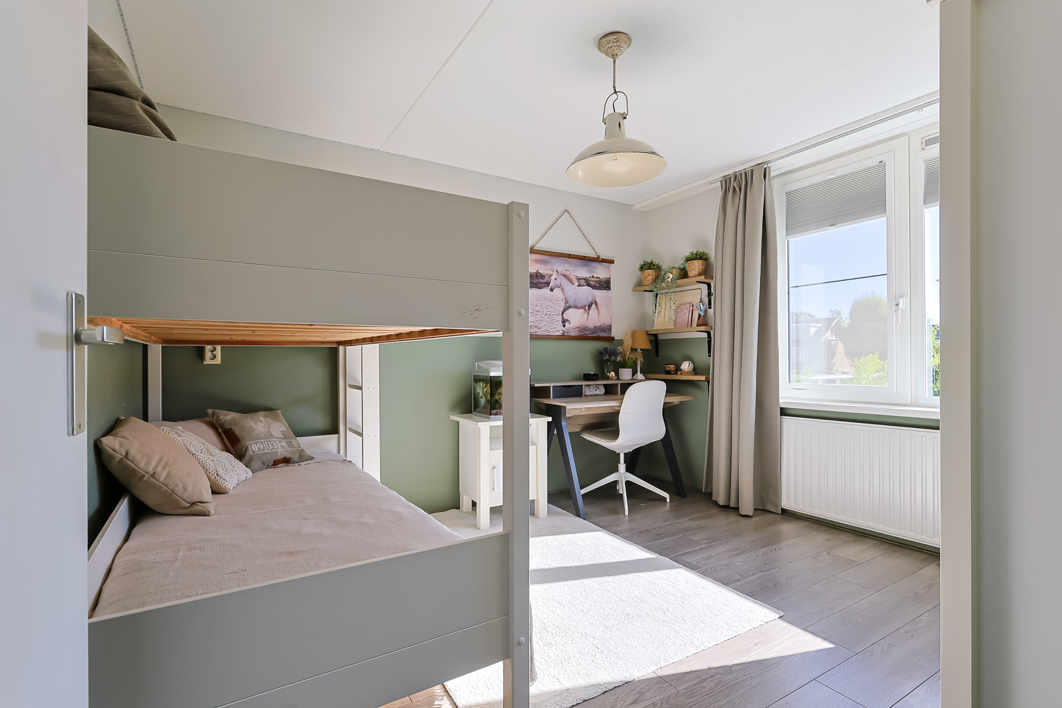 Eengezinswoning Tussenwoning Bremstraat 15, Alphen aan den Rijn