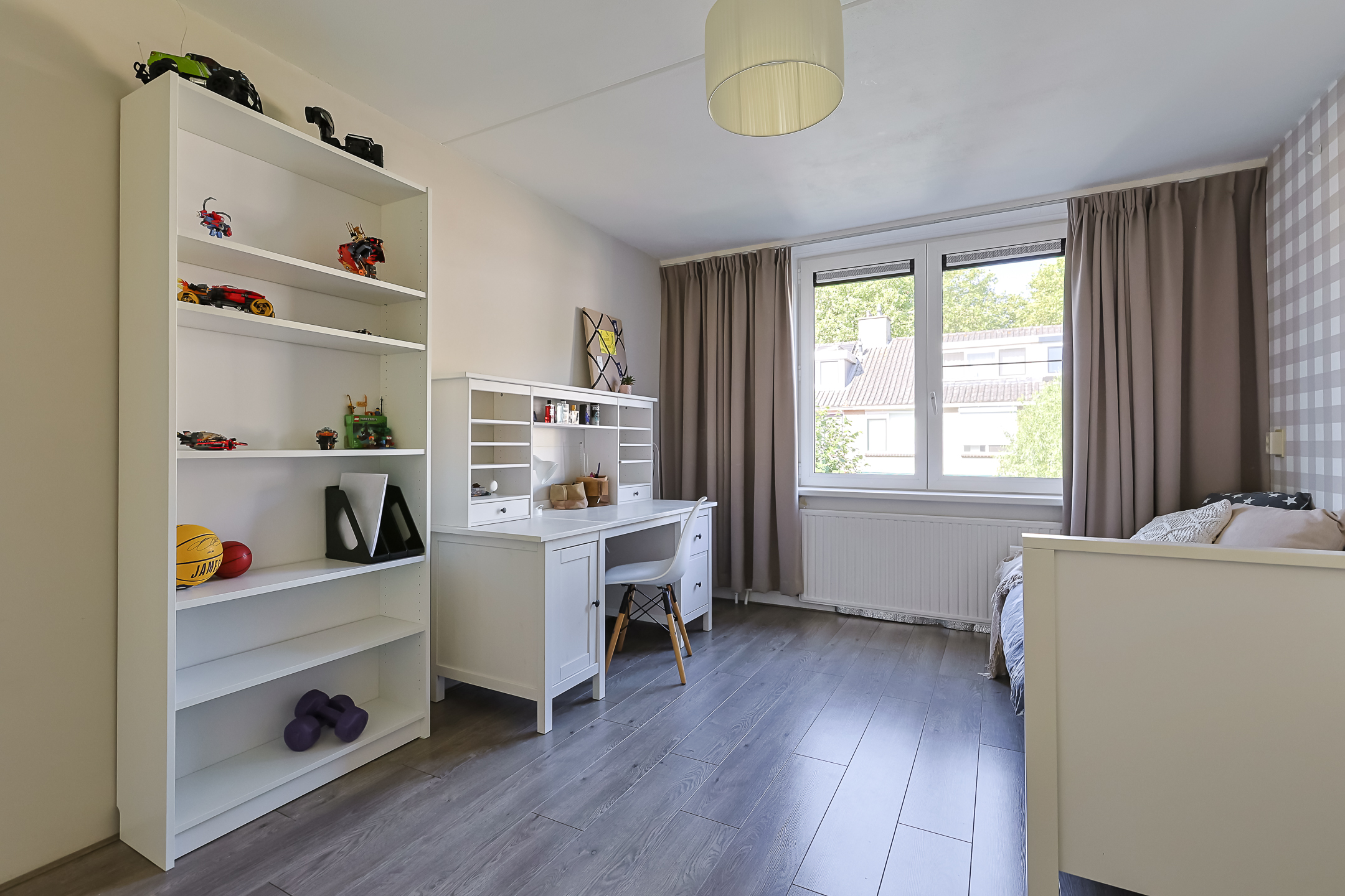 Eengezinswoning Tussenwoning Bremstraat 15, Alphen aan den Rijn