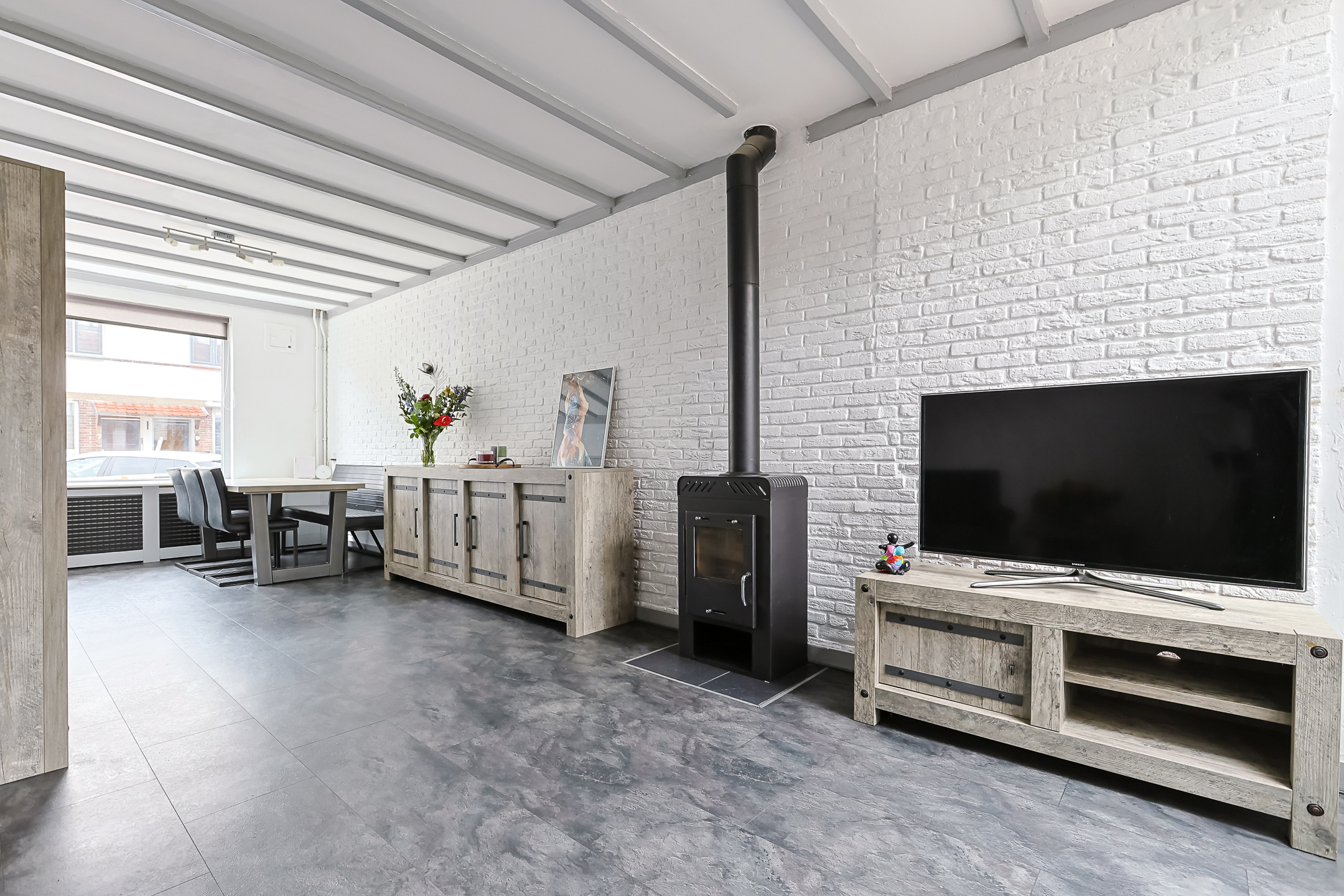 Eengezinswoning Tussenwoning Leliestraat 8, Alphen aan den Rijn
