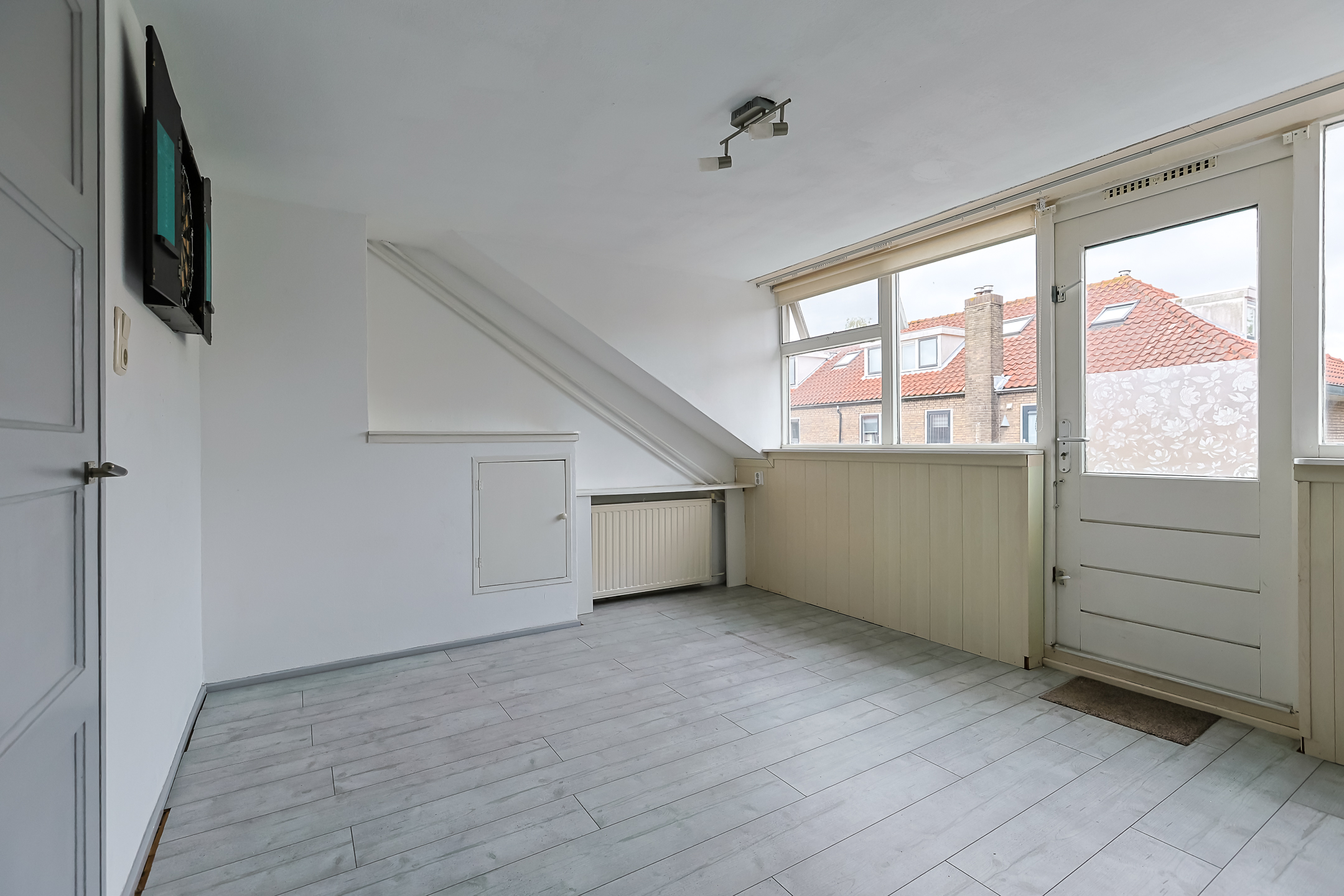Eengezinswoning Tussenwoning Leliestraat 8, Alphen aan den Rijn