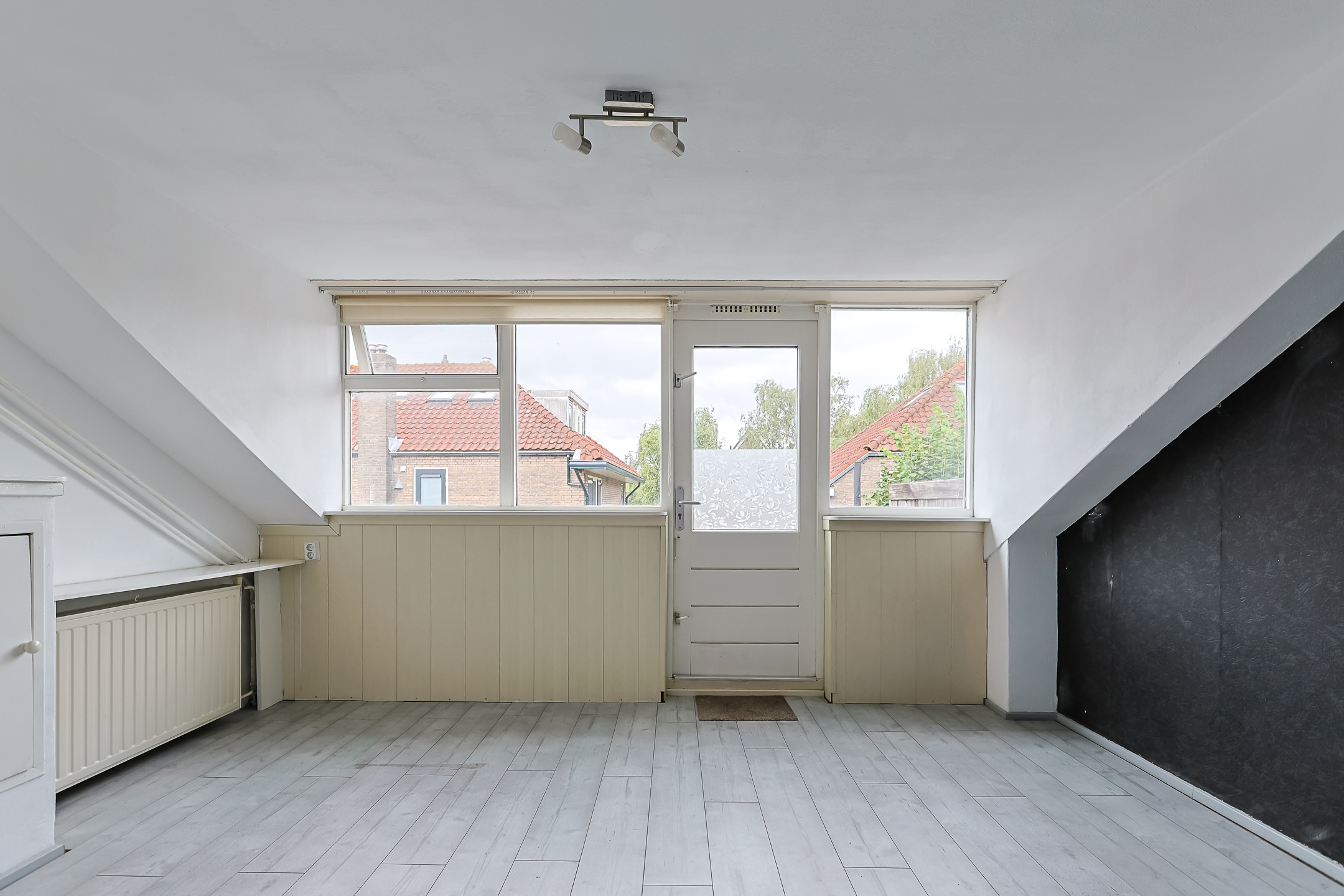 Eengezinswoning Tussenwoning Leliestraat 8, Alphen aan den Rijn