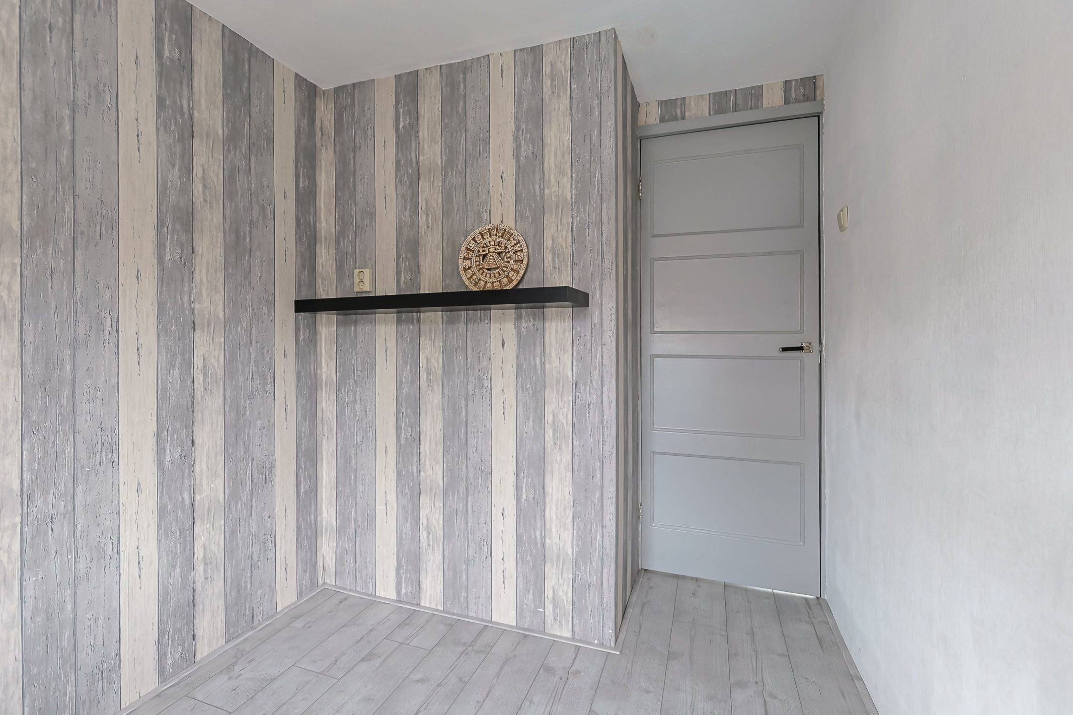 Eengezinswoning Tussenwoning Leliestraat 8, Alphen aan den Rijn