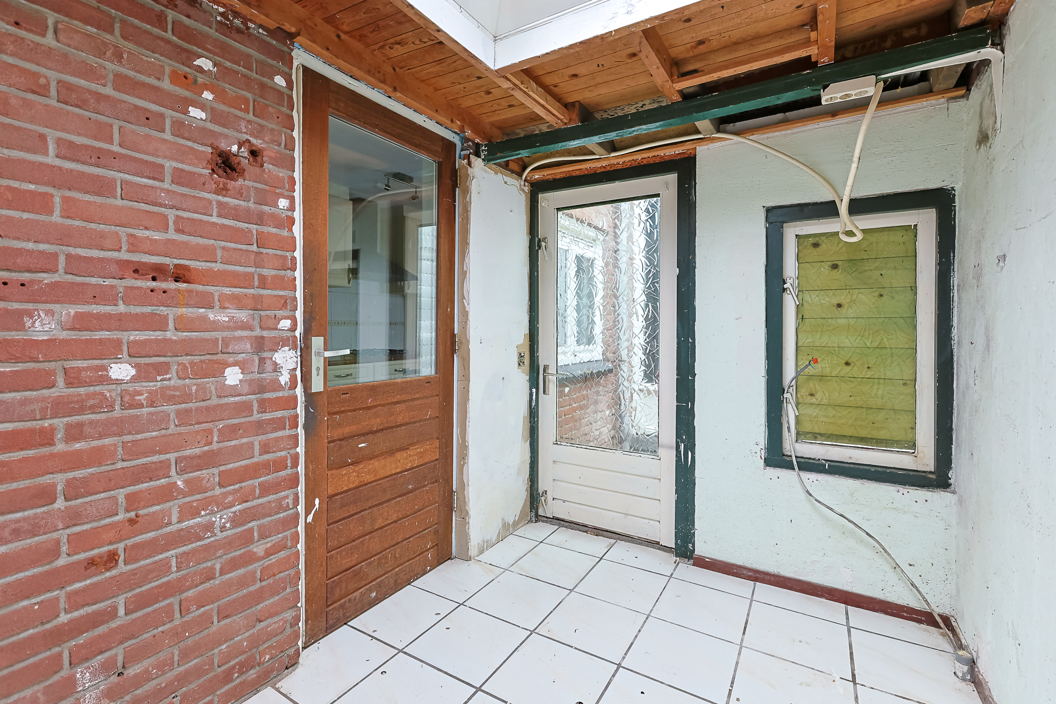 Eengezinswoning Tussenwoning Leliestraat 8, Alphen aan den Rijn