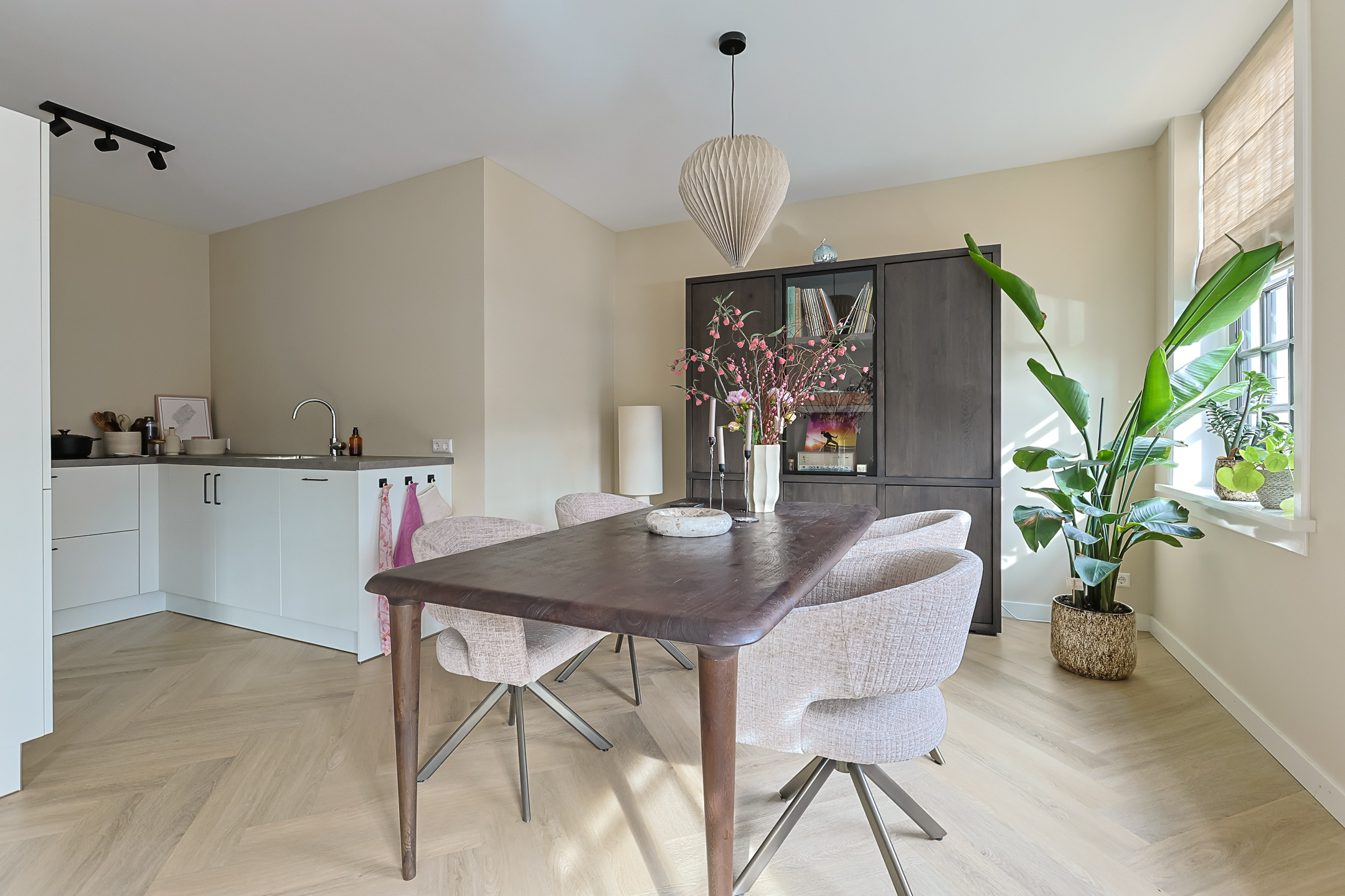 Eengezinswoning Tussenwoning Dorpsstraat 28, Aarlanderveen