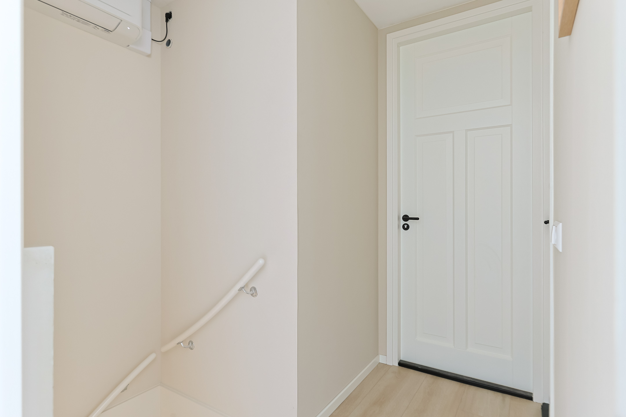 Eengezinswoning Tussenwoning Dorpsstraat 28, Aarlanderveen