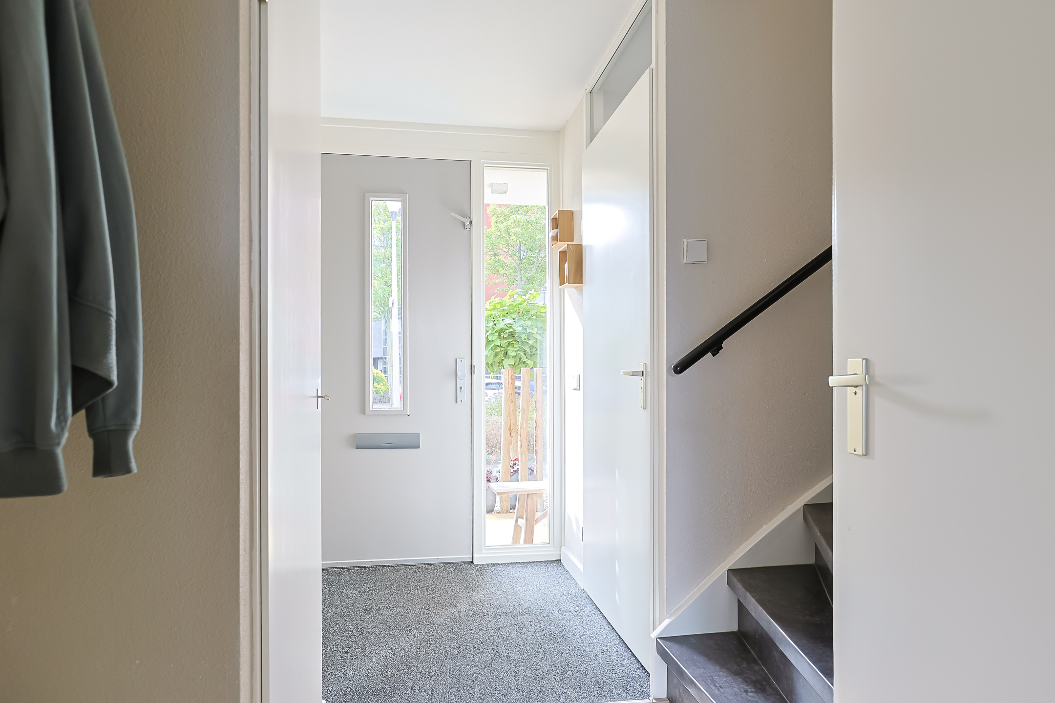 Eengezinswoning Tussenwoning Polderpeil 123, Alphen aan den Rijn