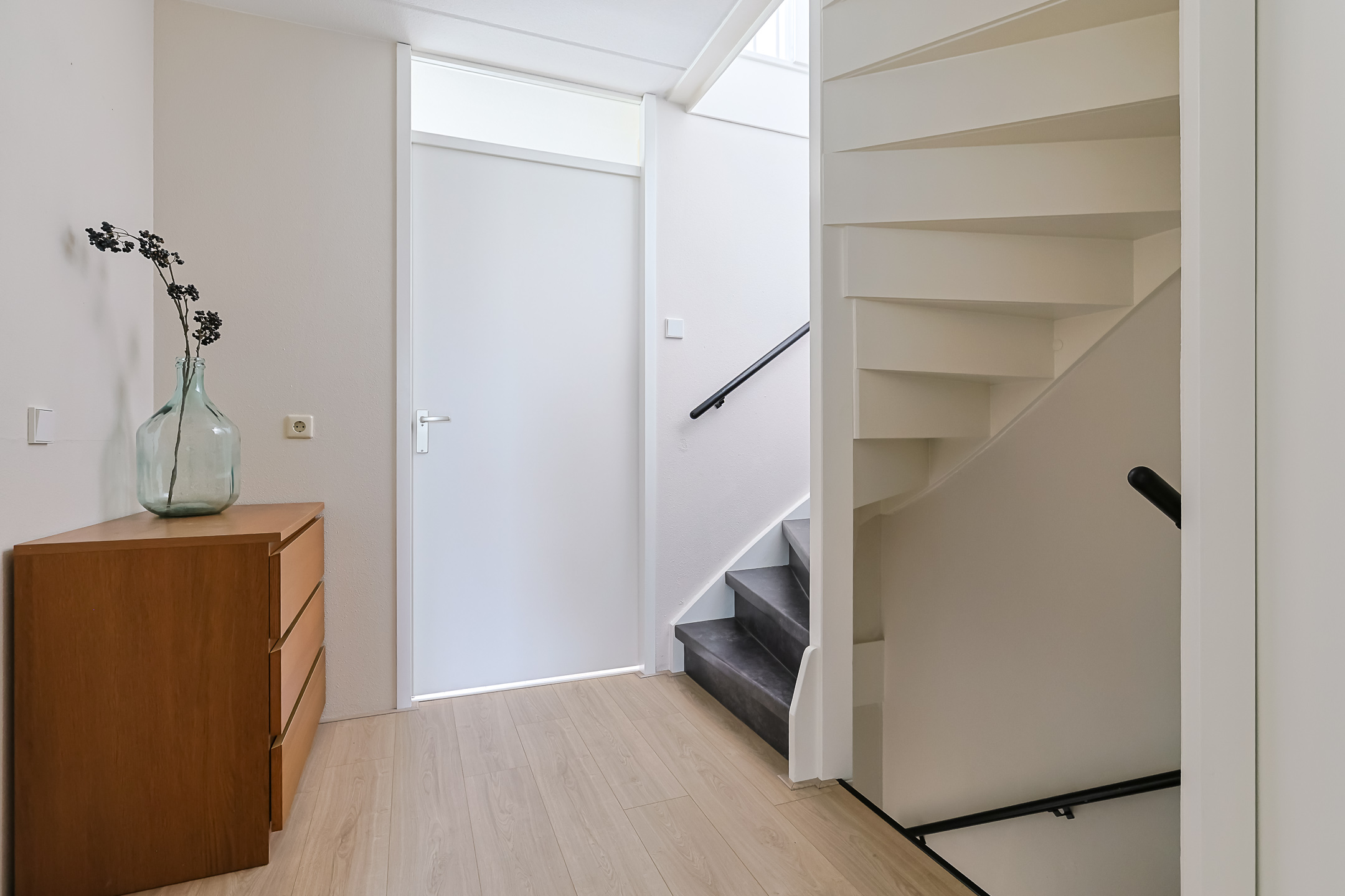 Eengezinswoning Tussenwoning Polderpeil 123, Alphen aan den Rijn
