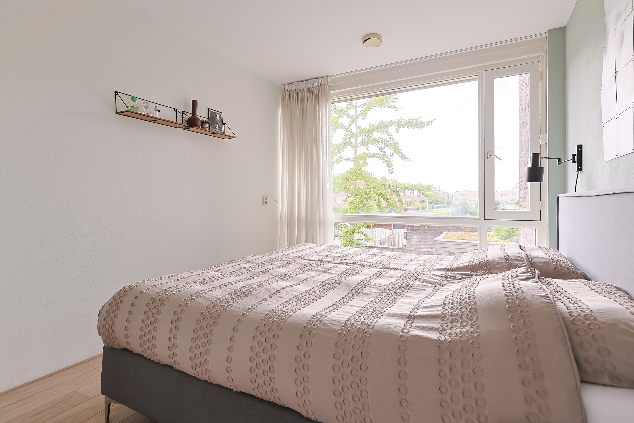 Eengezinswoning Tussenwoning Polderpeil 123, Alphen aan den Rijn